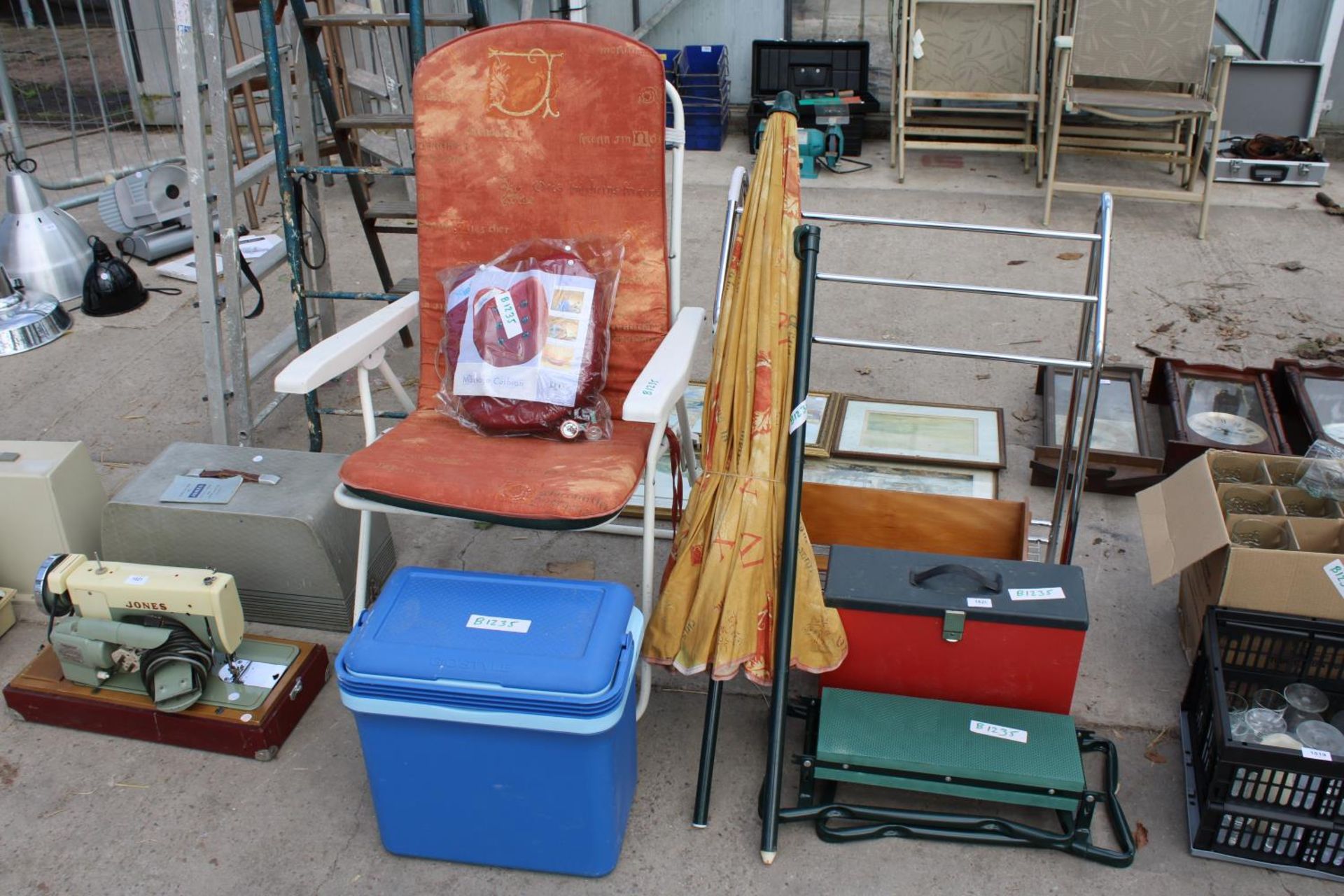 AN ASSORTMENT OF ITEMS TO INCLUDE A COOL BOX, A FOLDING CHAIR AND A SHOE RACK ETC