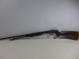 A LINCOLN .177 CALIBRE AIR RIFLE, 49CM BARREL, SERIAL NUMBER 8772, LENGTH 111CM (A/F)