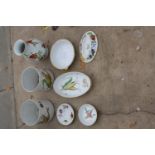 AN ASSORTMENT OF ROYAL WORCESTER ITEMS TO INCLUDEE A VASE AND DISHES ETC