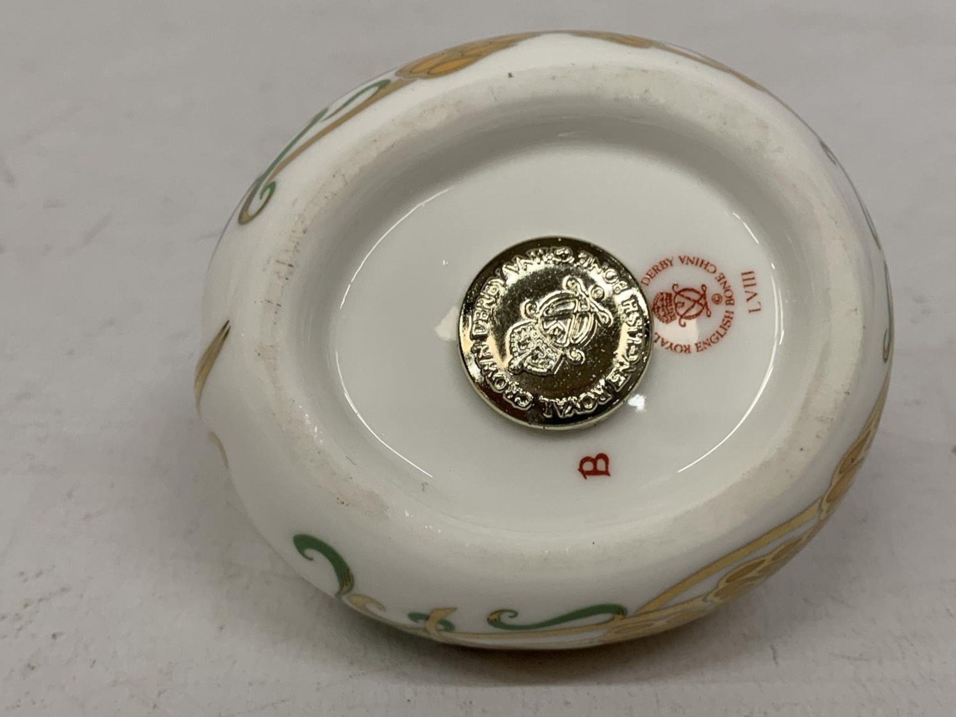 A ROYAL CROWN DERBY DORMOUSE WITH GOLD STOPPER - Image 4 of 4