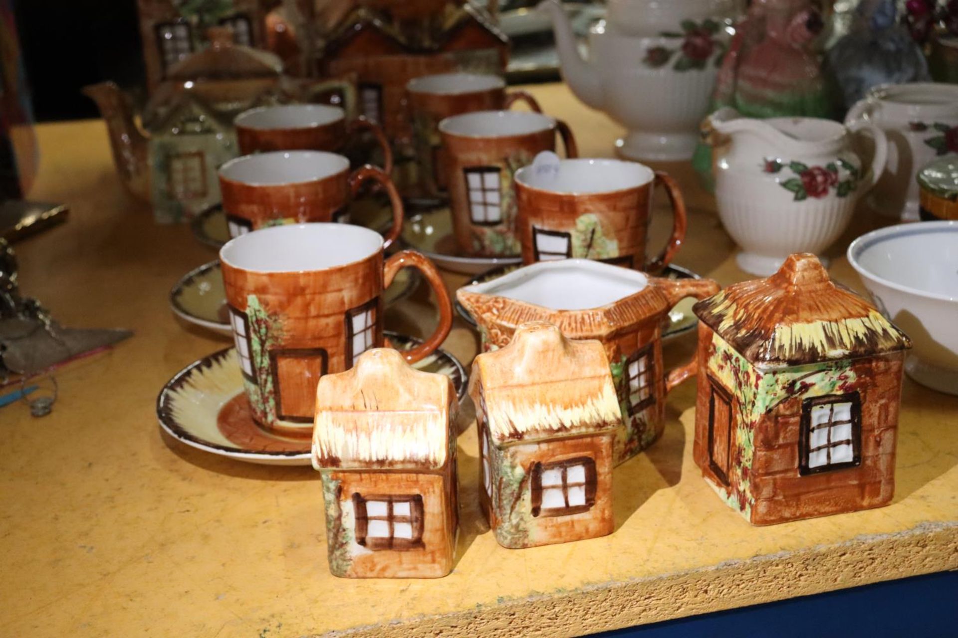 A VINTAGE PRICES, 'COTTAGE' TEASET TO INCLUDE A TEAPOT, COFFEE POT, STORAGE POT, CUPS, SAUCERS, A - Image 2 of 4