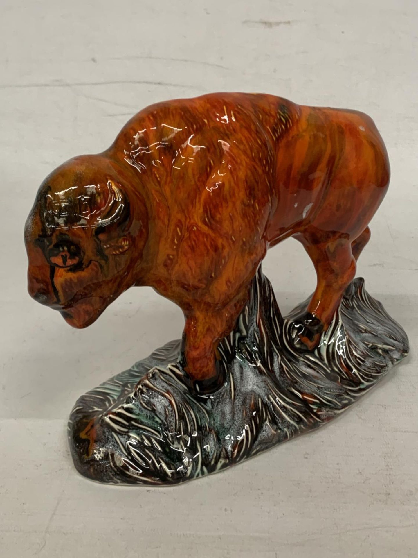AN ANITA HARRIS BISON (SIGNED IN GOLD) - Image 2 of 4
