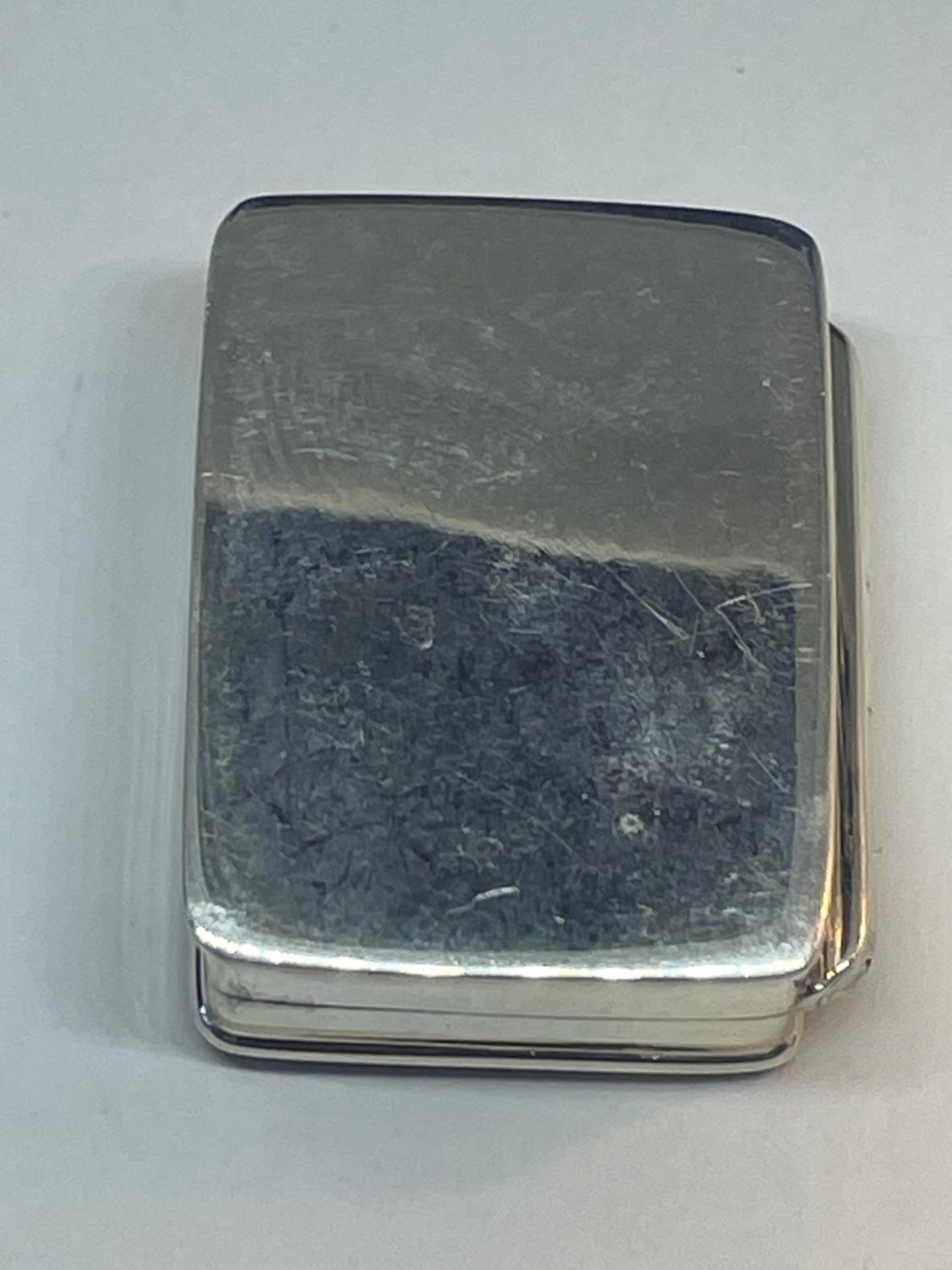 A SILVER PILL BOX WITH ENAMEL FAIRY DESIGN TOP - Image 2 of 3