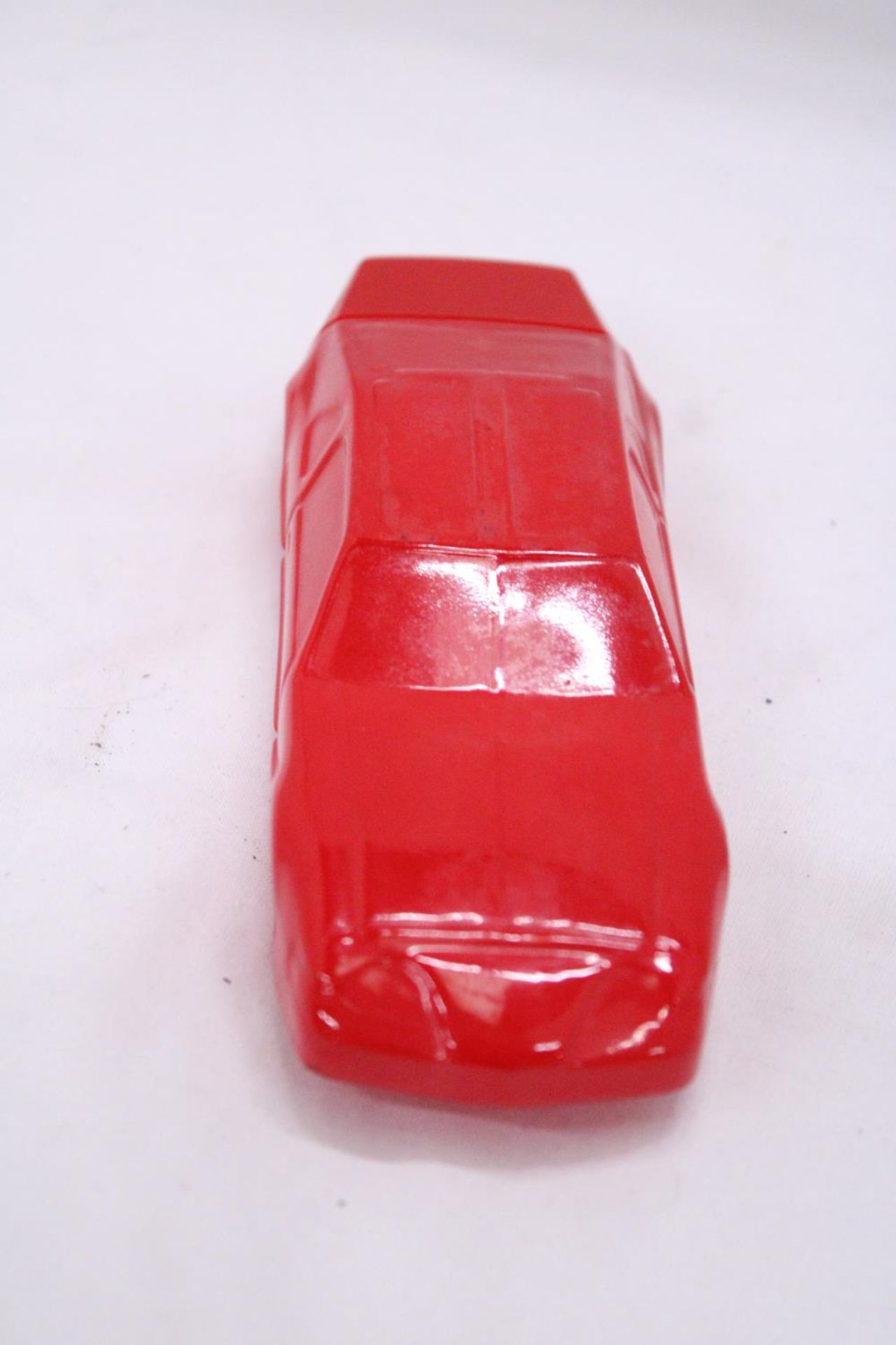 TWO AVON ITEMS TO INCLUDE A BLOODHOUD PIPE AND SPORTS CAR (BOTH FULL) - Image 6 of 7