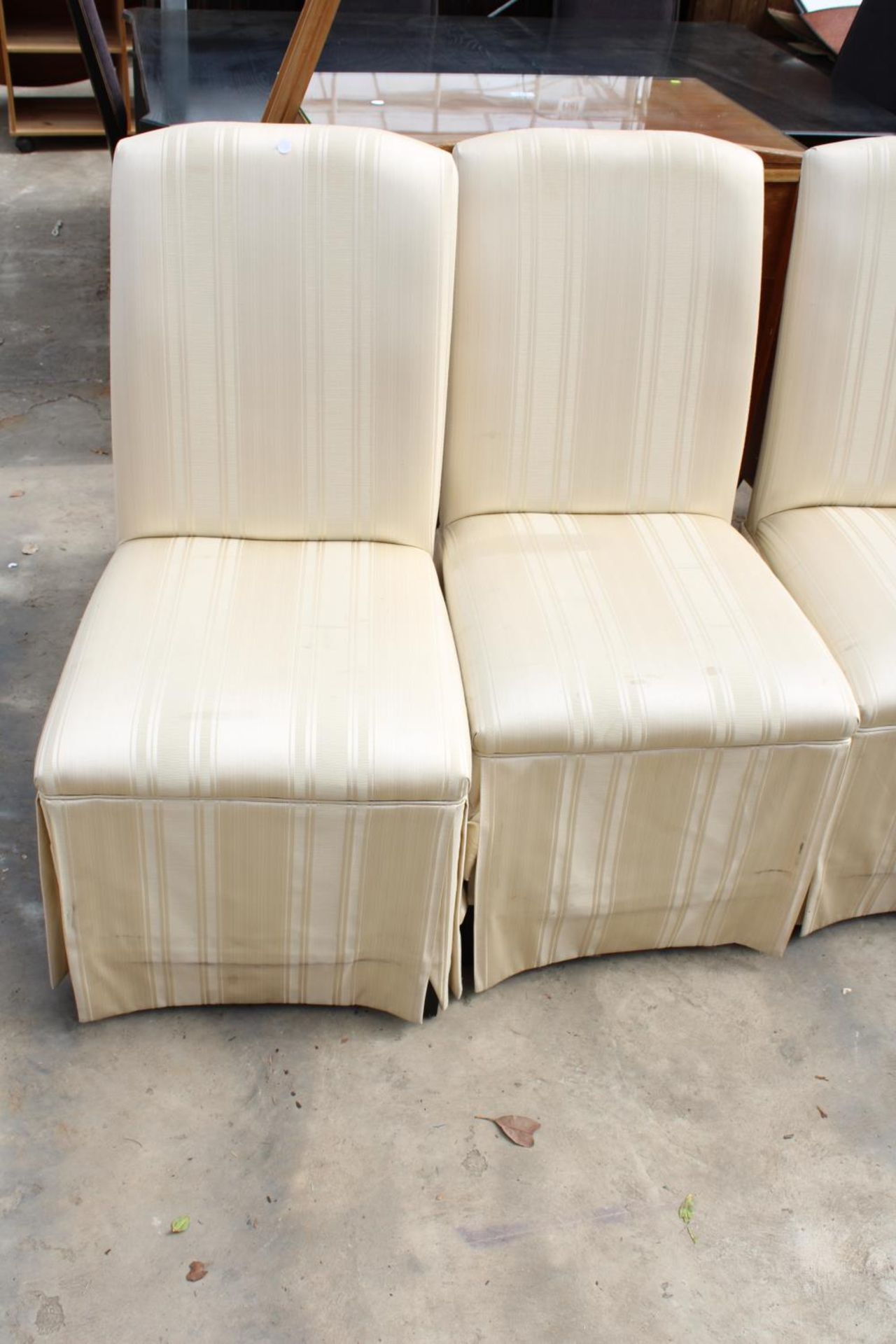 A SET OF EIGHT MODERN UPHOSTERED AND SKIRTED DINING CHAIRS - Image 3 of 3