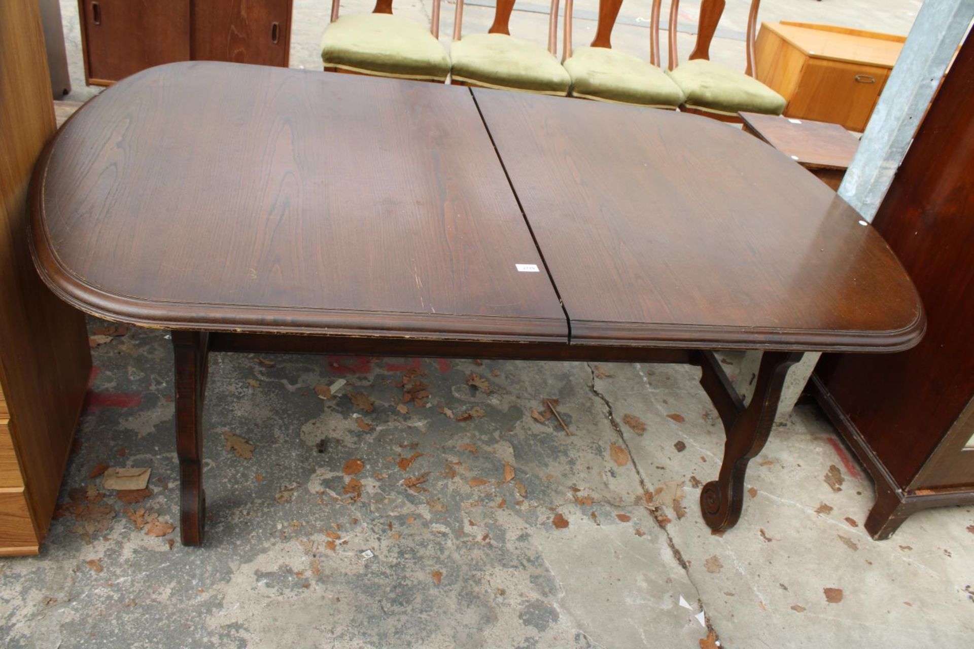 A MODERN OAK D. END EXTENDING DINING TABLE ON SHAPED LEGS 70" X 41" (LEAF 24")