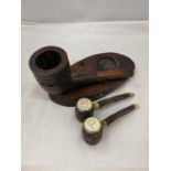 A CARVED PIPE STAND AND A CRUET SET OF SALT AND PEPPER PIPES