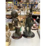 A PAIR OF NATIVE AMERICAN FIGURES, HEIGHT 40CM