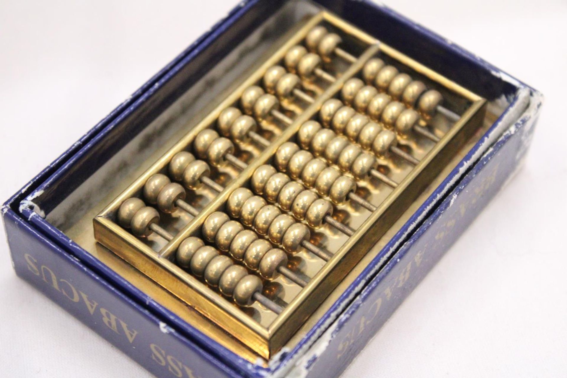 A SMALL VINTAGE HEAVY BRASS ABACUS - Image 3 of 4