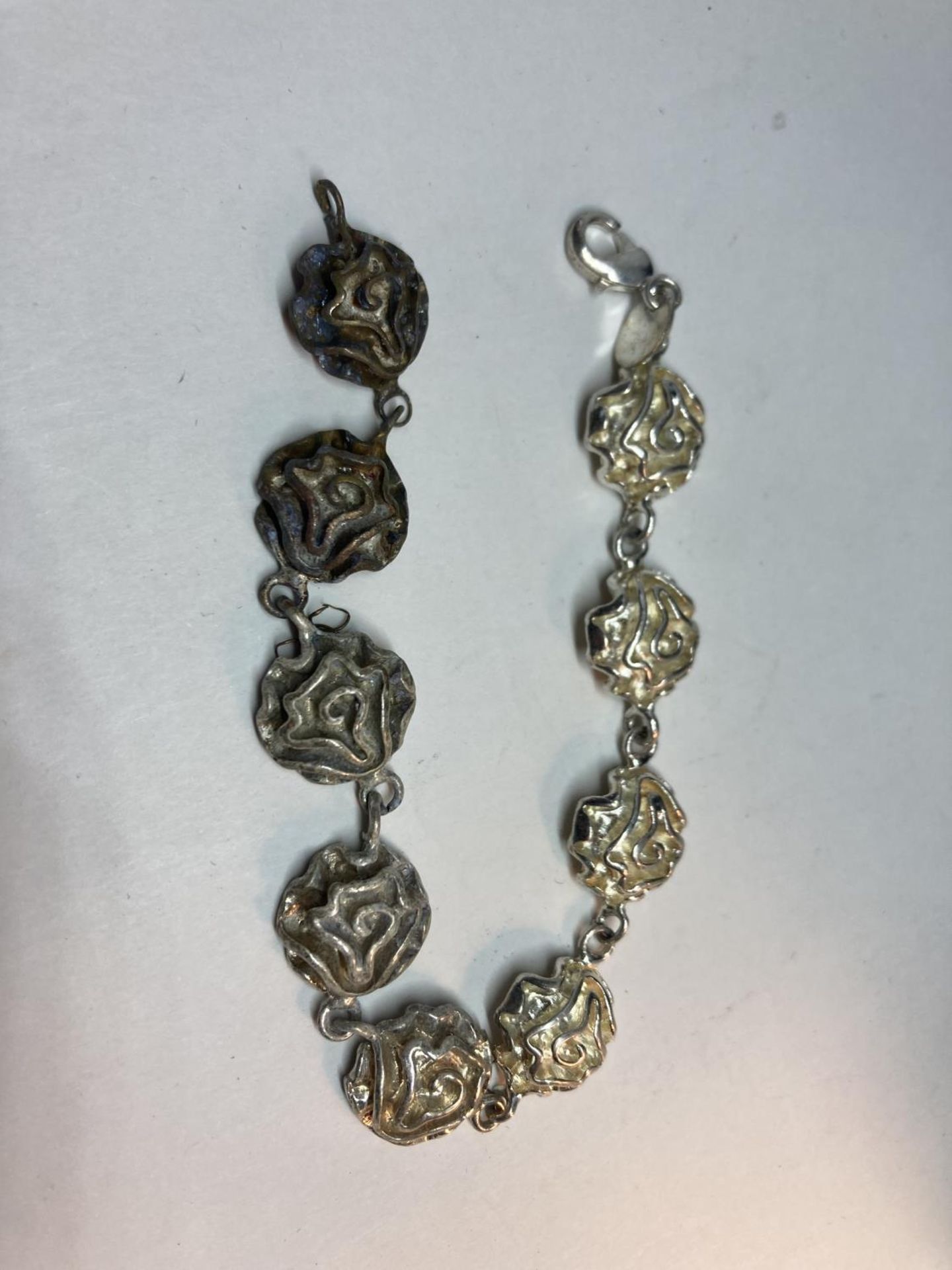 THREE VARIOUS SILVER BRACELETS - Image 3 of 3