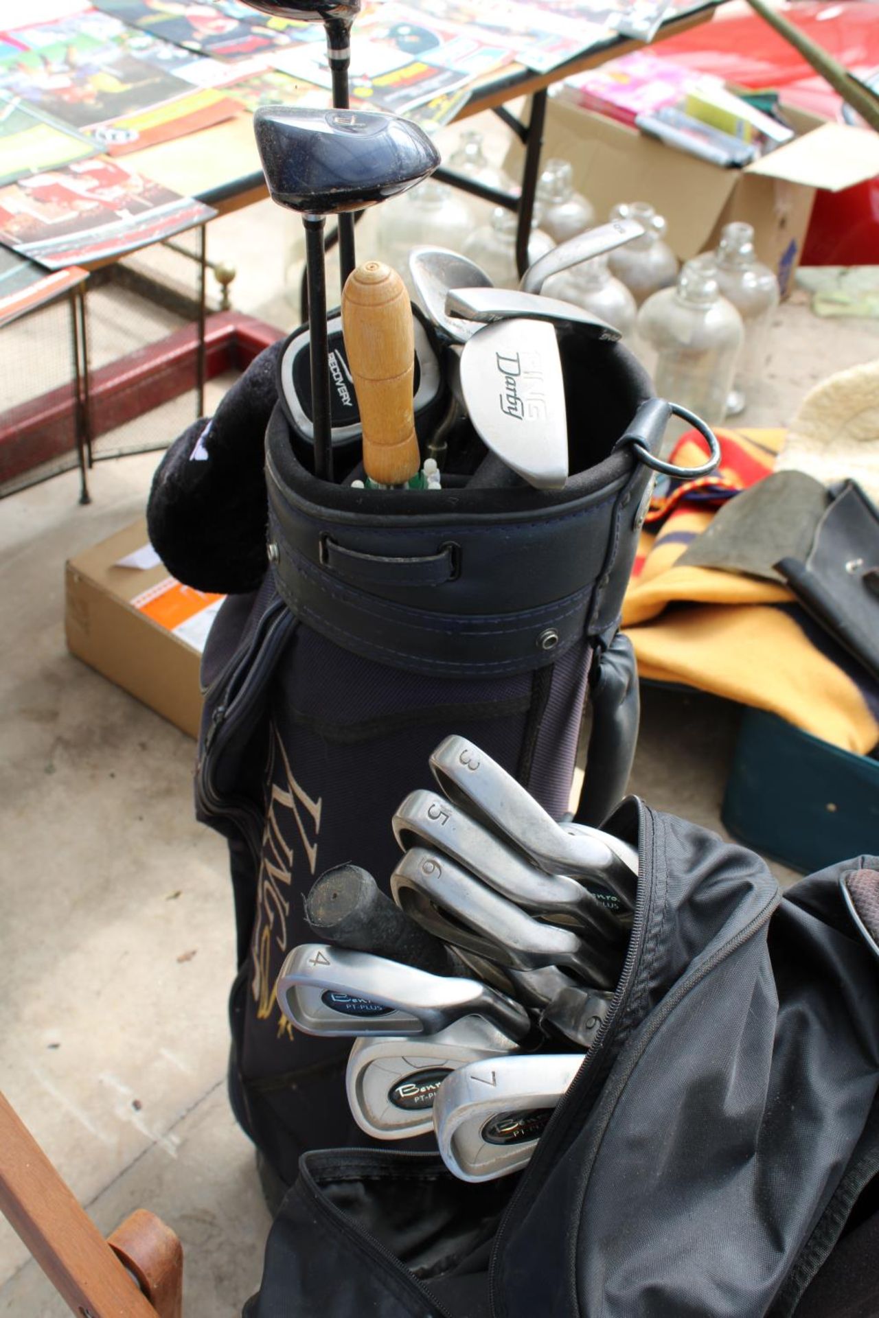 TWO GOLF BAGS AND AN ASSORTMENT OF GOLF CLUBS - Image 4 of 6