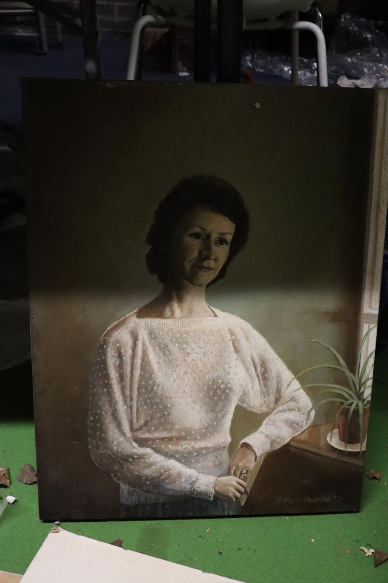 AN OIL ON CANVAS PORTRAIT OF A LADY, PLUS SIX VINTAGE PRINTS TO INCLUDE DOGS, ETC - Image 5 of 5