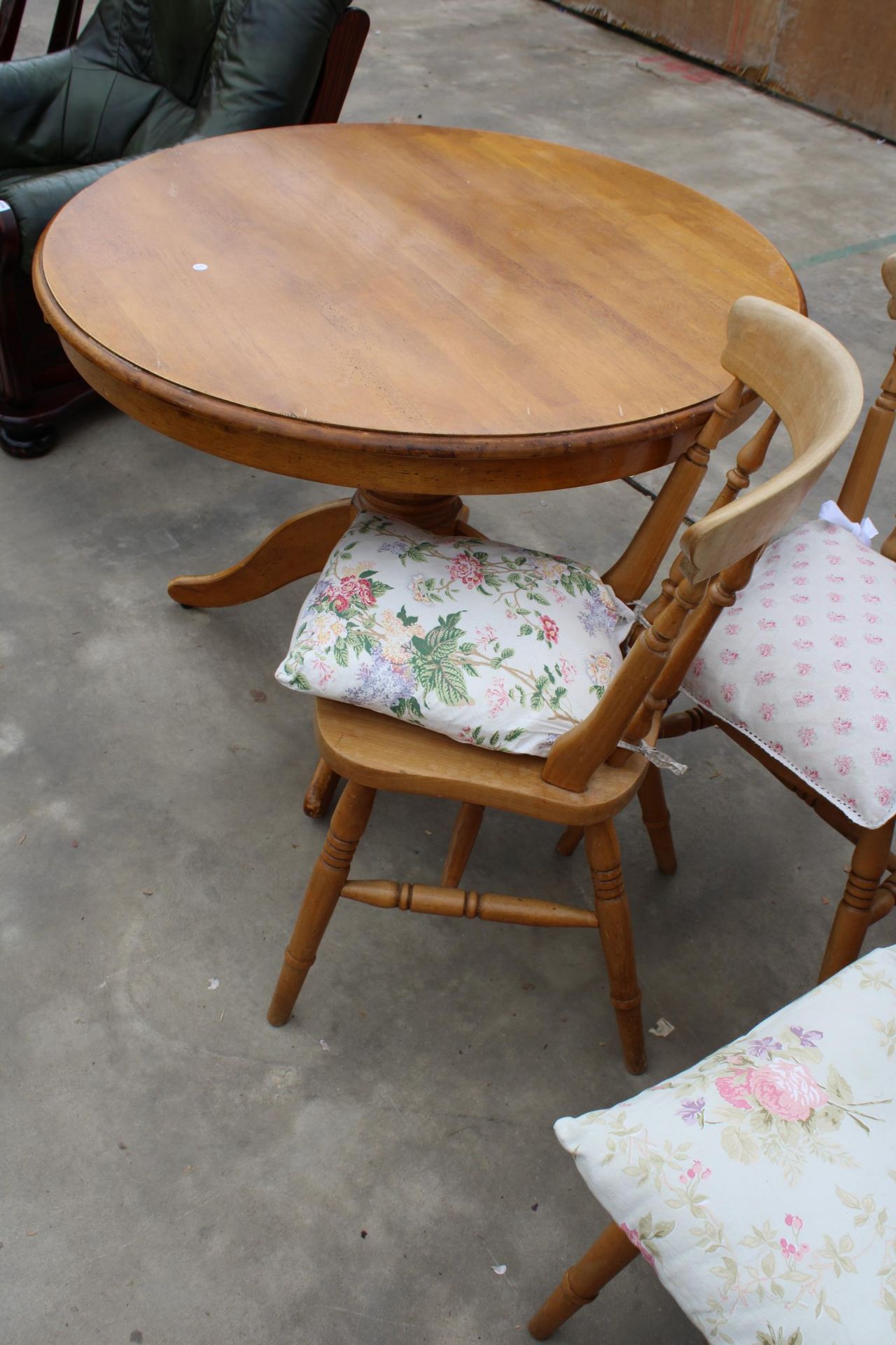FOUR VICTORIAN STYLE KITCHEN CHAIRS PLUS A 41" DIAMETER PEDESTAL TABLE WITH WOODBLOCK TOP - Image 3 of 4