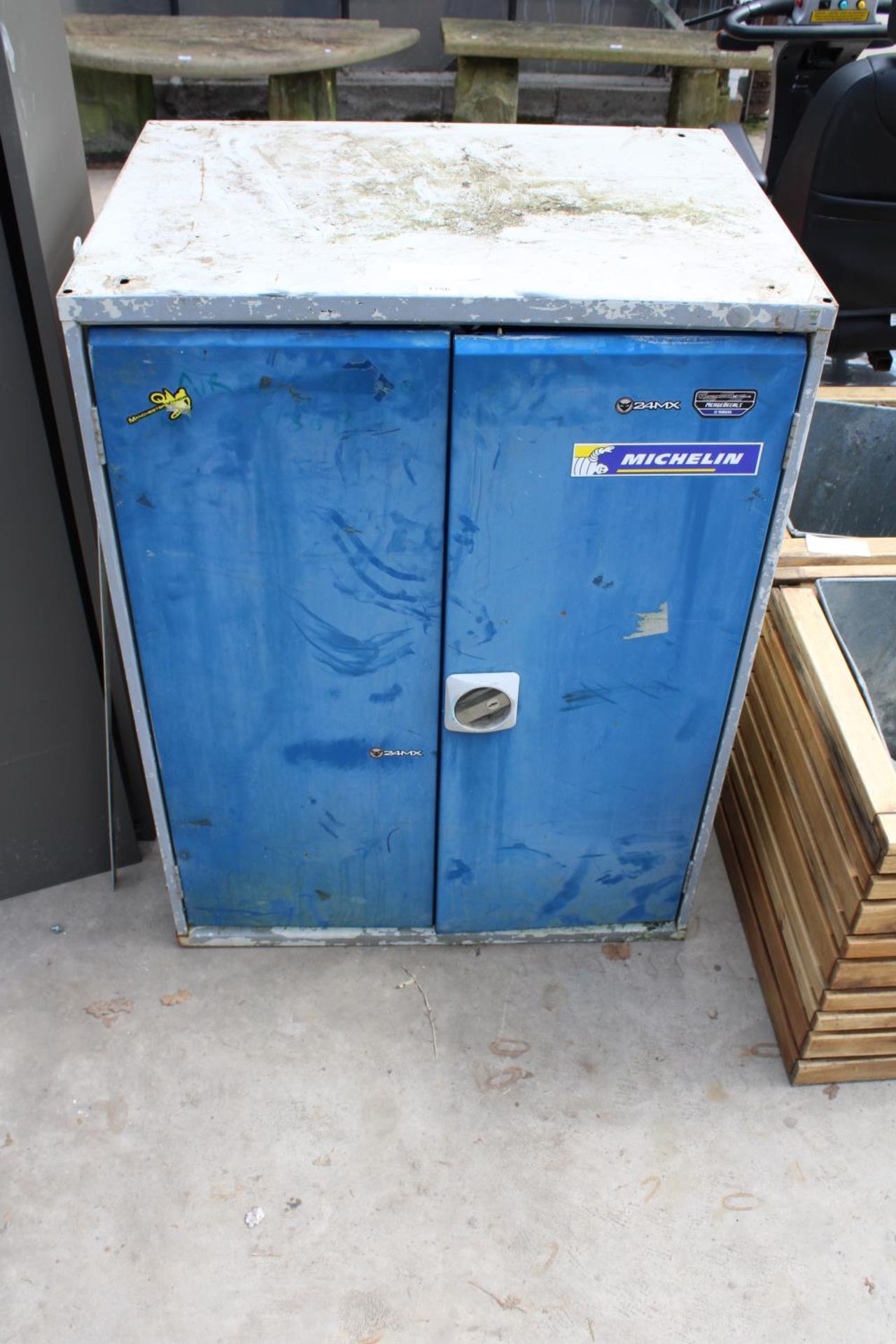 A TWO DOOR METAL WORKSHOP CUPBOARD AND A FURTHER METAL CUPBOARD - Image 2 of 4