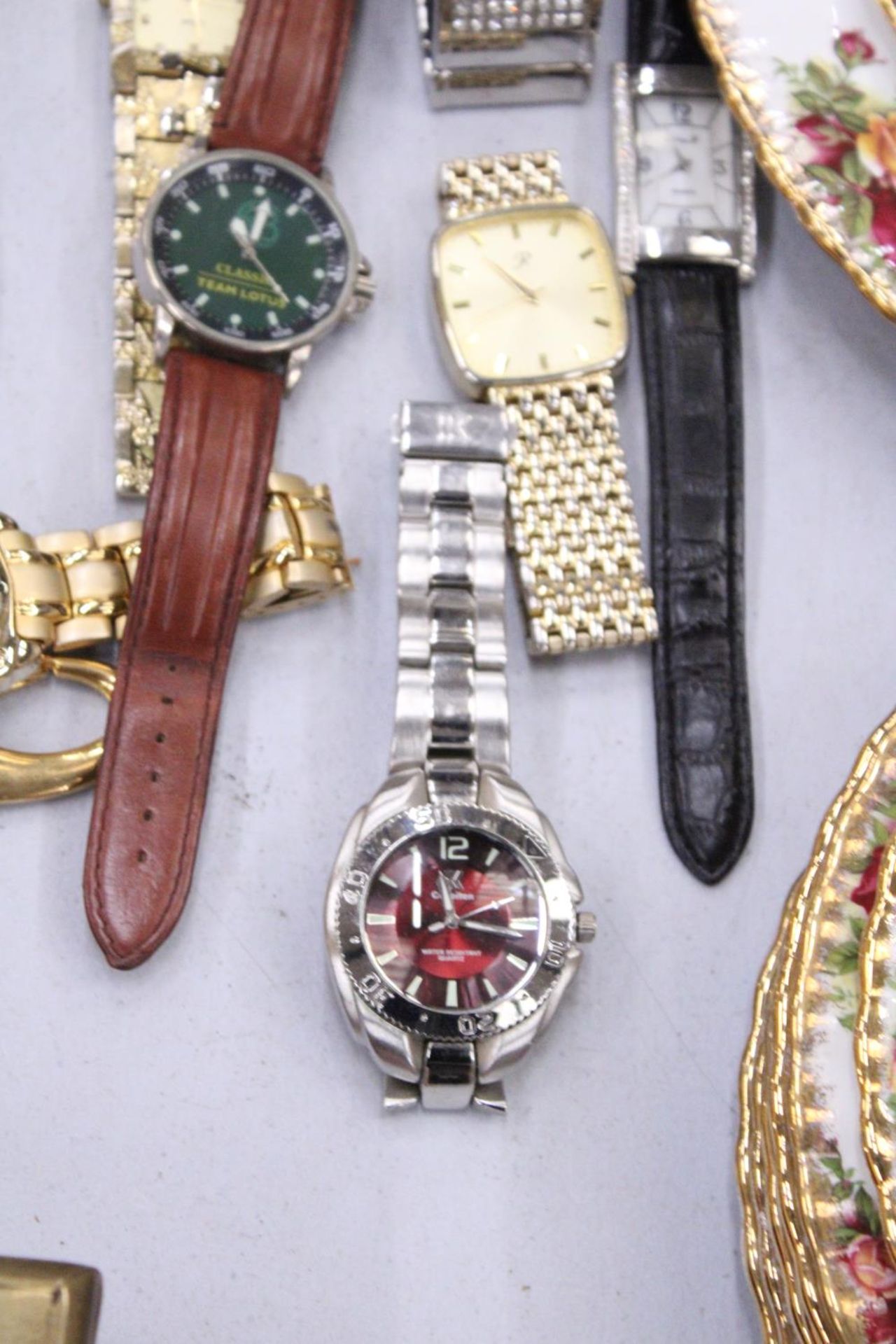 A QUANTITY OF THIRTEEN WRISTWATCHES - Image 5 of 5