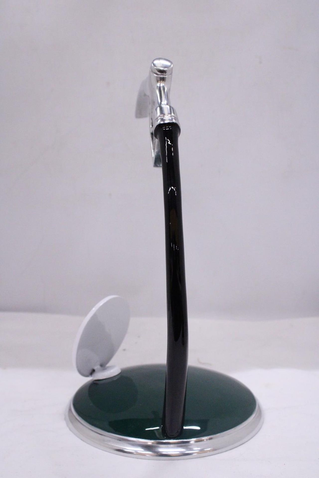 A GREEN CASTROL PETROL PUMP HANDLE ON A BASE, HEIGHT 34CM - Bild 3 aus 3