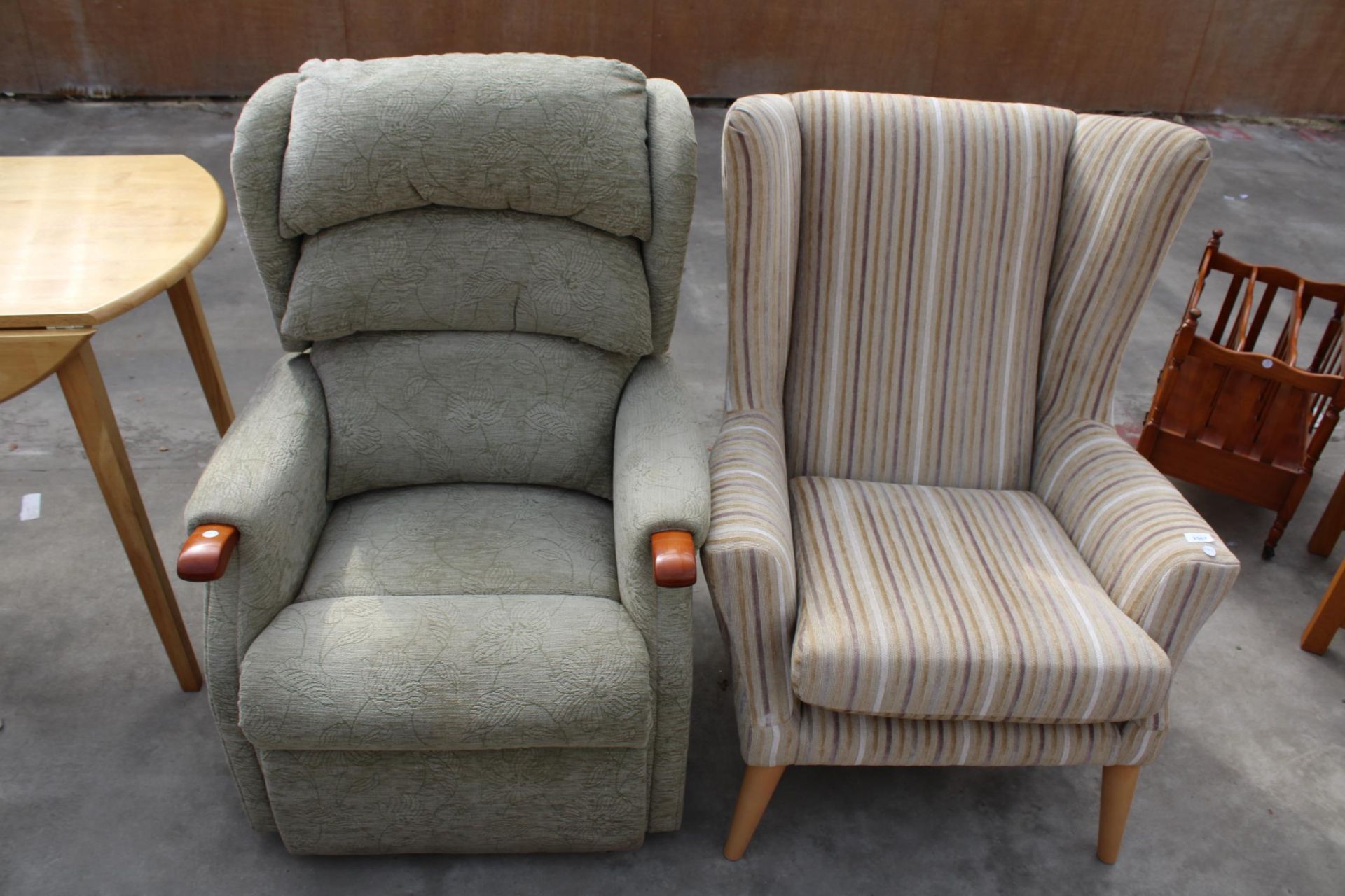 TWO ITEMS TO INCLUDE AN UPHOLSTERED PARKER KNOLL WINGBACK CHAIR AND A FURTHER UPHOLSTERED RECLINER