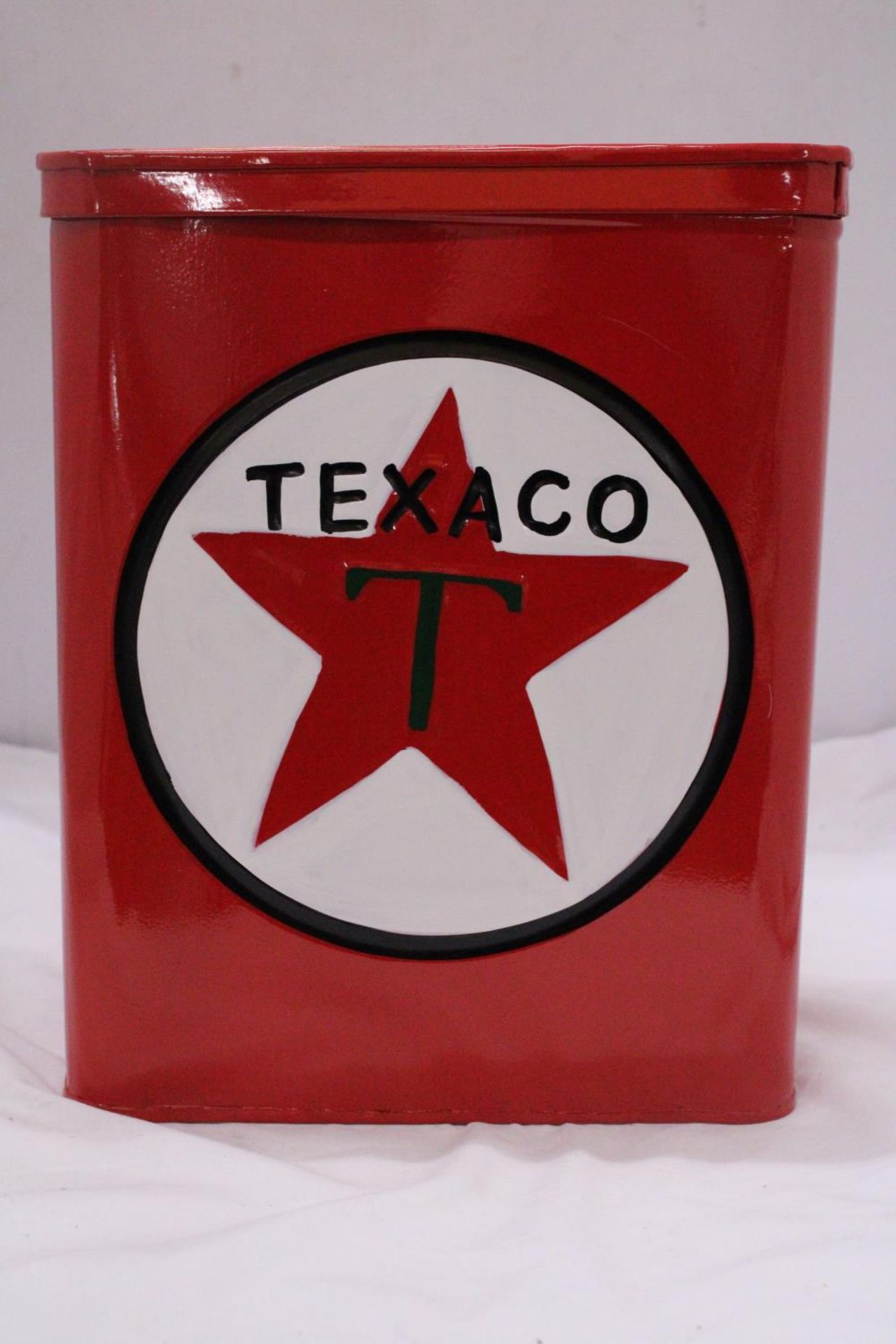A RED 'TEXACO' STORAGE TIN - Image 3 of 4