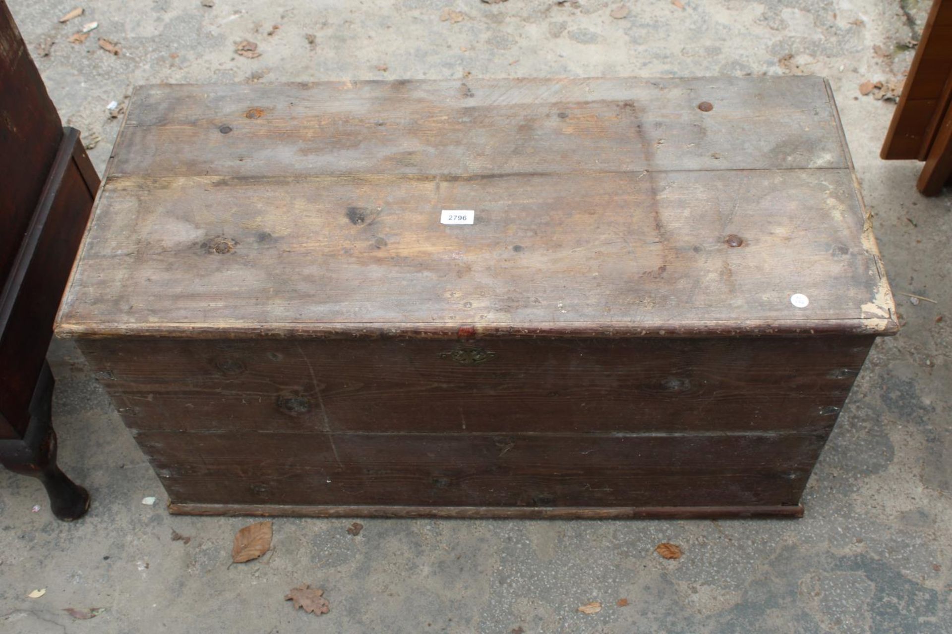 A VICTORIAN PINE BLANKET CHEST WITH METAL HANDLES, 37" X 16"