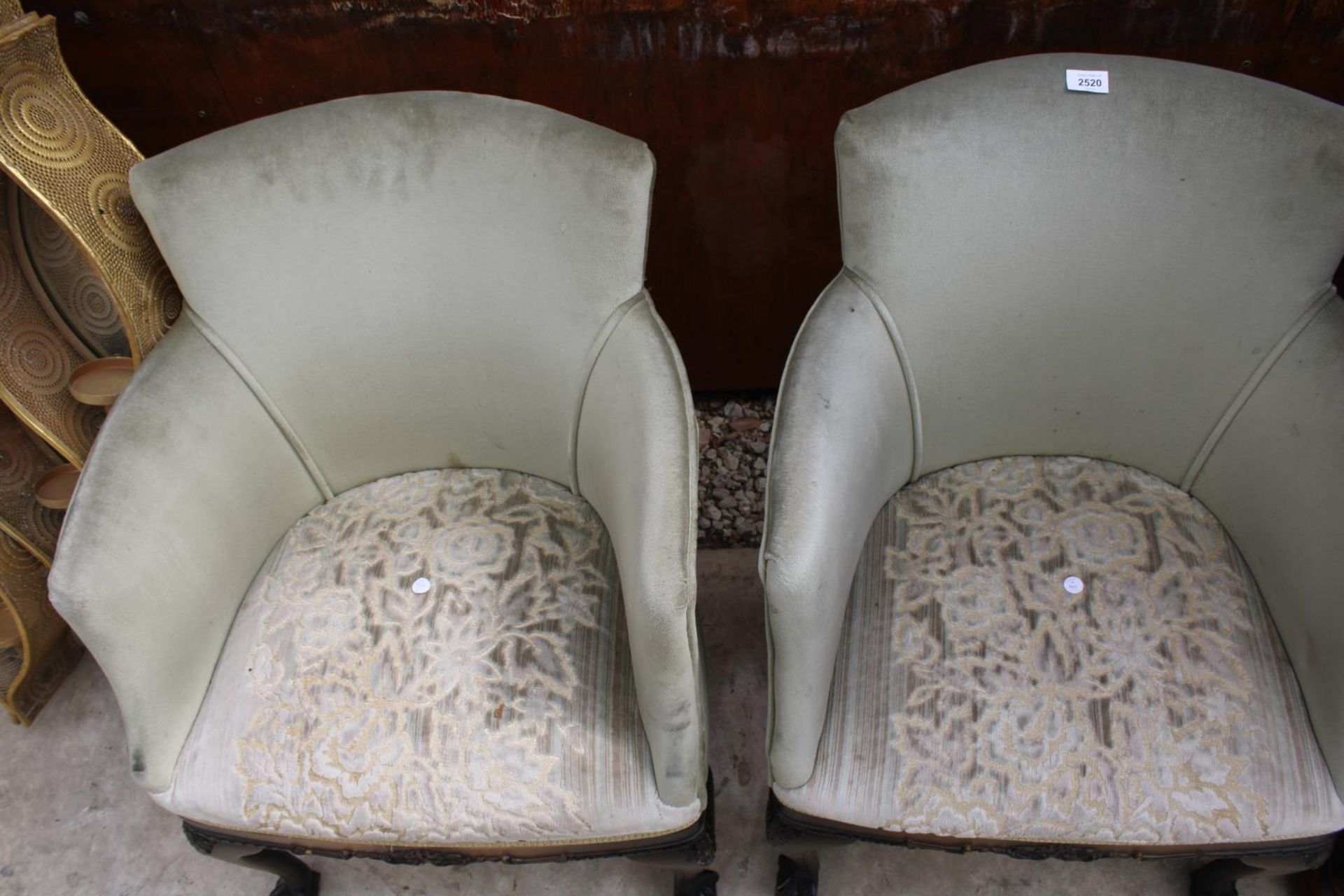 A PAIR OF MODERN UPHOSTERED TUB CHAIRS ON FRONT CABRIOLE LEGS WITH BALL AND CLAW FEET - Image 3 of 5
