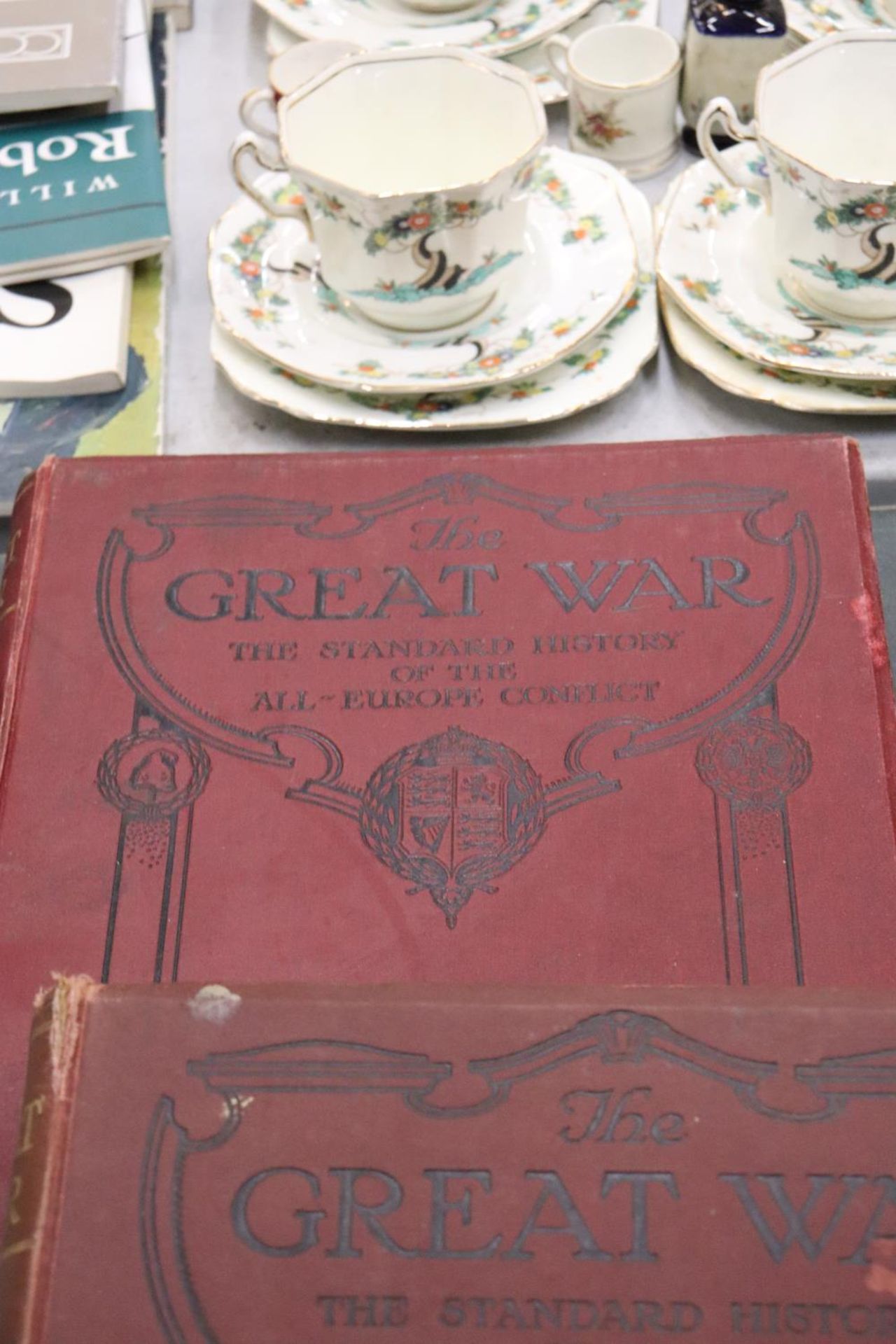 THREE LARGE VOLUMES OF 'THE GREAT WAR' BY H W WILSON - Bild 4 aus 5