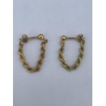 A PAIR OF 9CT GOLD ROPE TWIST EARRINGS, WEIGHT 1.1 G