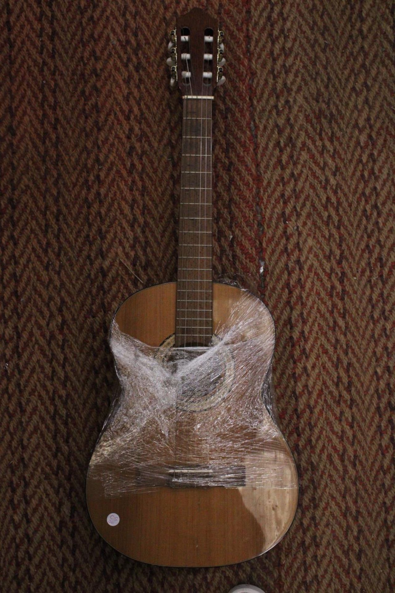 A STRUNAL CLASSICAL ACOUSTIC GUITAR - Image 2 of 6