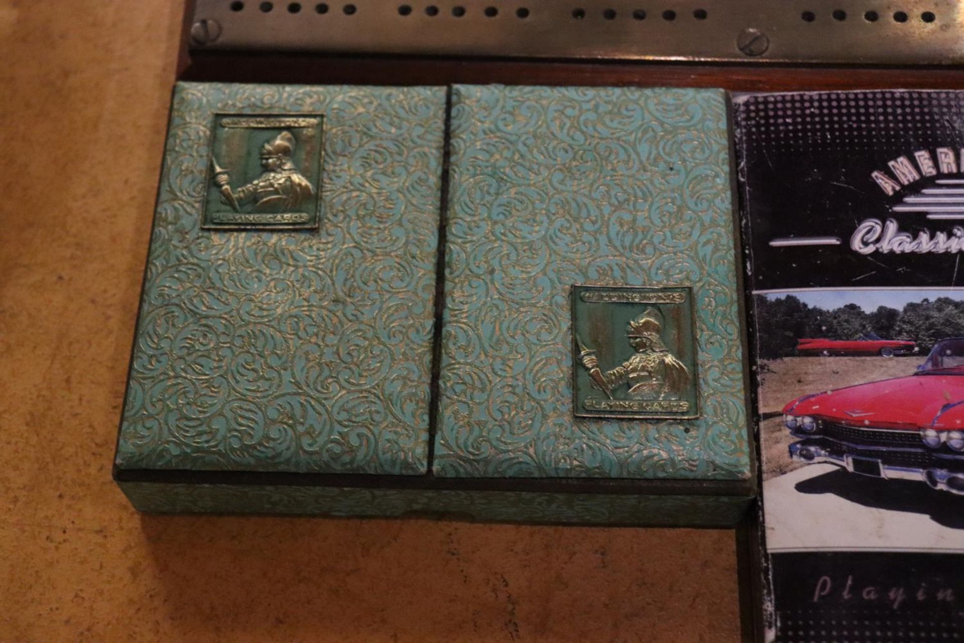 A BRASS CRIB BOARD AND THREE PACKS OF VINTAGE CARDS - Bild 3 aus 6