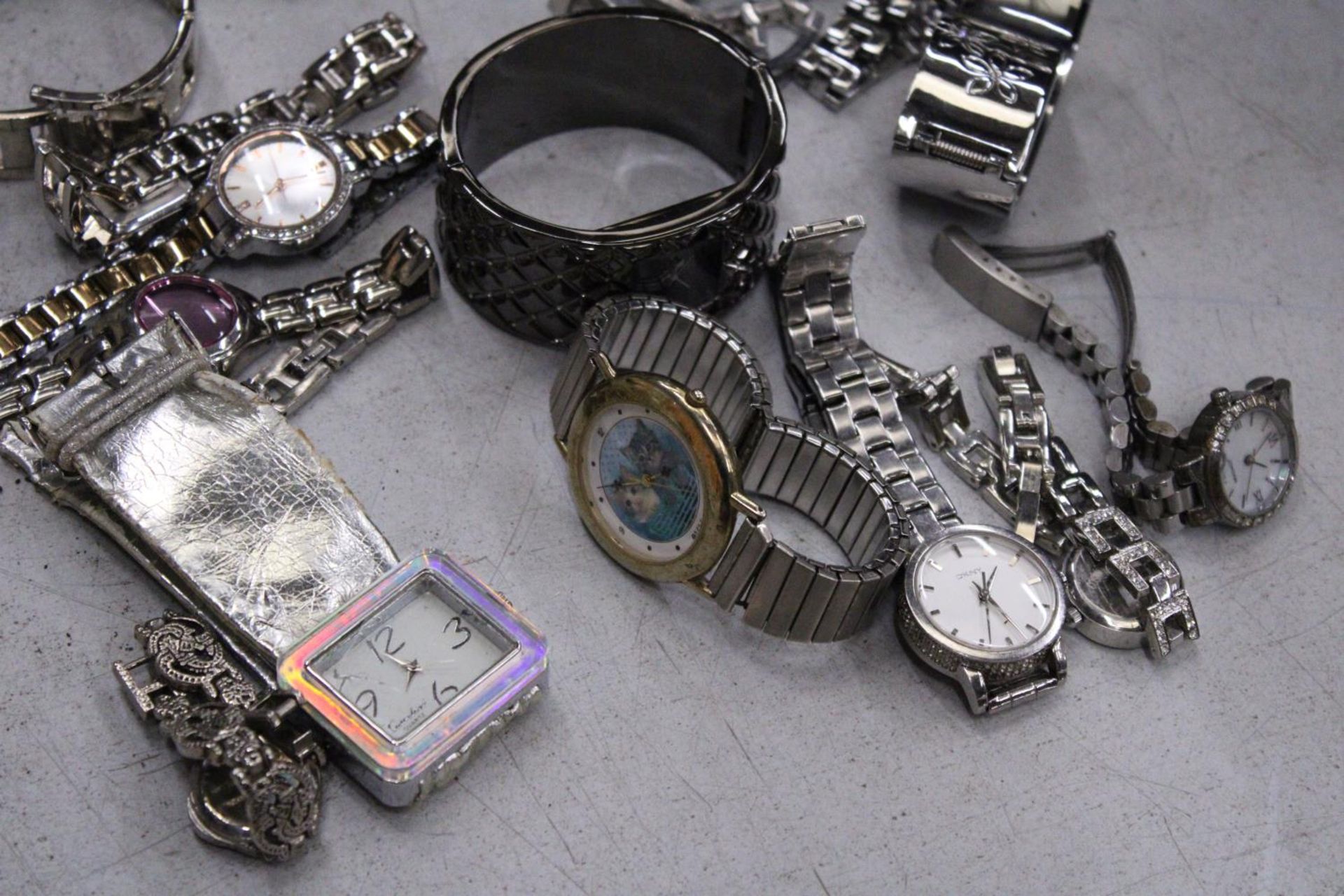TWENTY LADIES WRISTWATCHES, SOME WORKING AT TIME OF CATALOGUING, NO WARRANTY GIVEN - Image 4 of 5