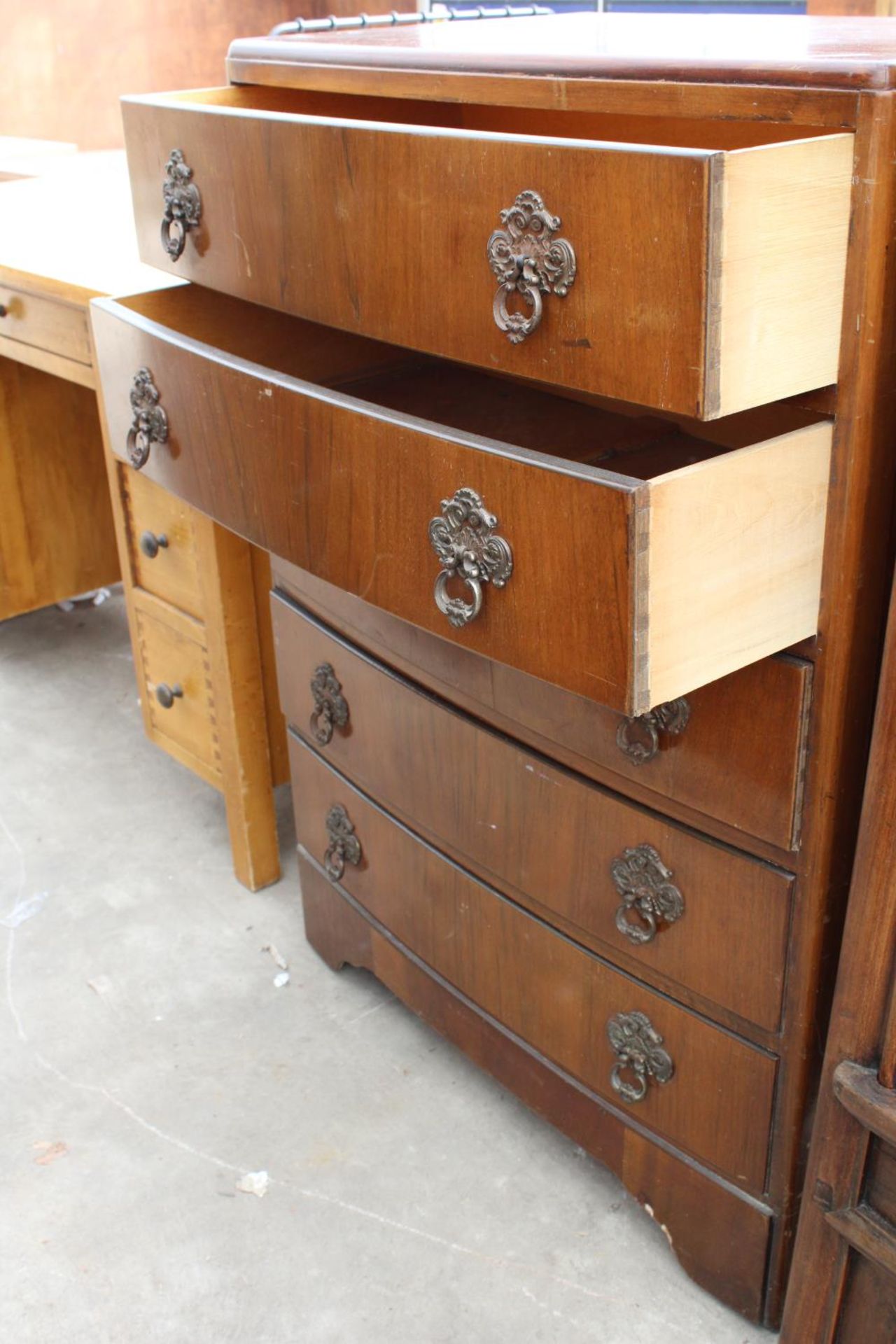 A MID 20TH CENTURY WALNUT BOW-FRONTED CHEST OF 5 DRAWERS, 30" WIDE - Image 2 of 2