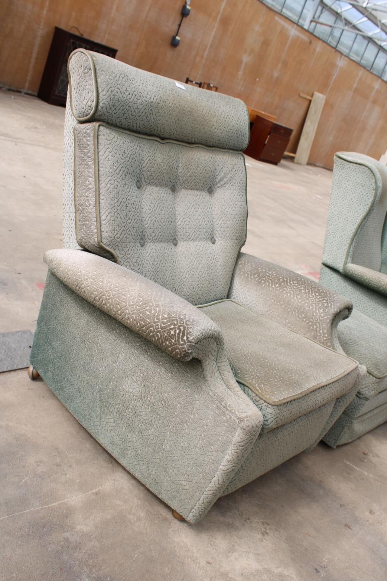 A PARKER KNOLL RECLINER CHAIR, MODEL NO. N30