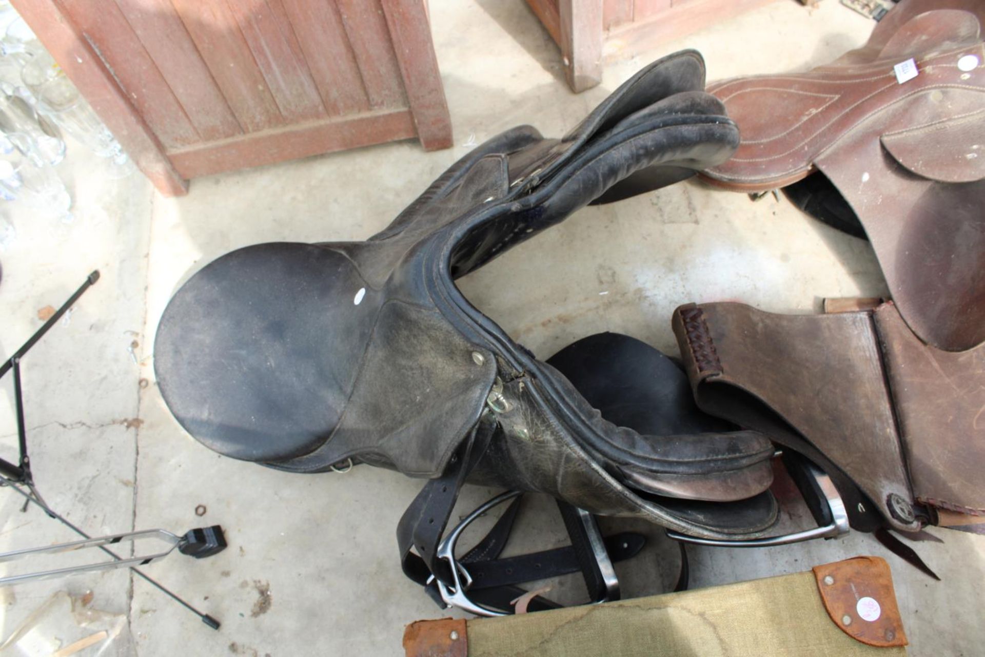 A STUBBEN HORSE SADDLE, A FURTHER PONY SADDLE AND A CARRY SADDLE BAG - Image 3 of 3