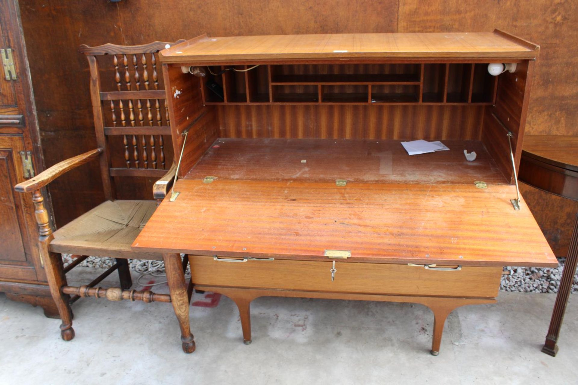 A RETRO TEAK BUREAU WITH DROP-DOWN FLAP, 2 SHORT AND 2 LONG DRAWERS TO BASE - Image 3 of 4