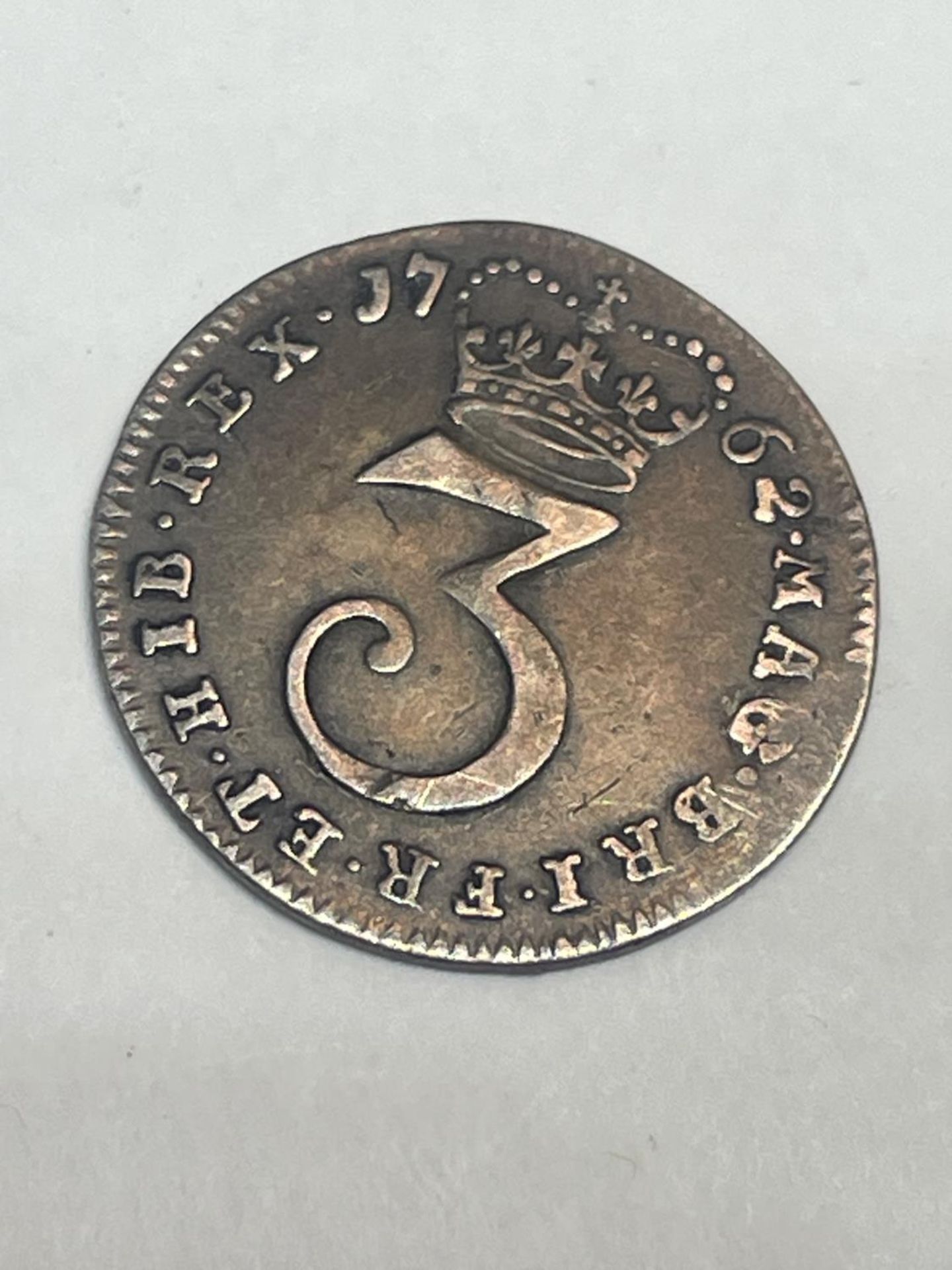 A 1762 GEORGE III SILVER THREE PENCE - Image 2 of 2