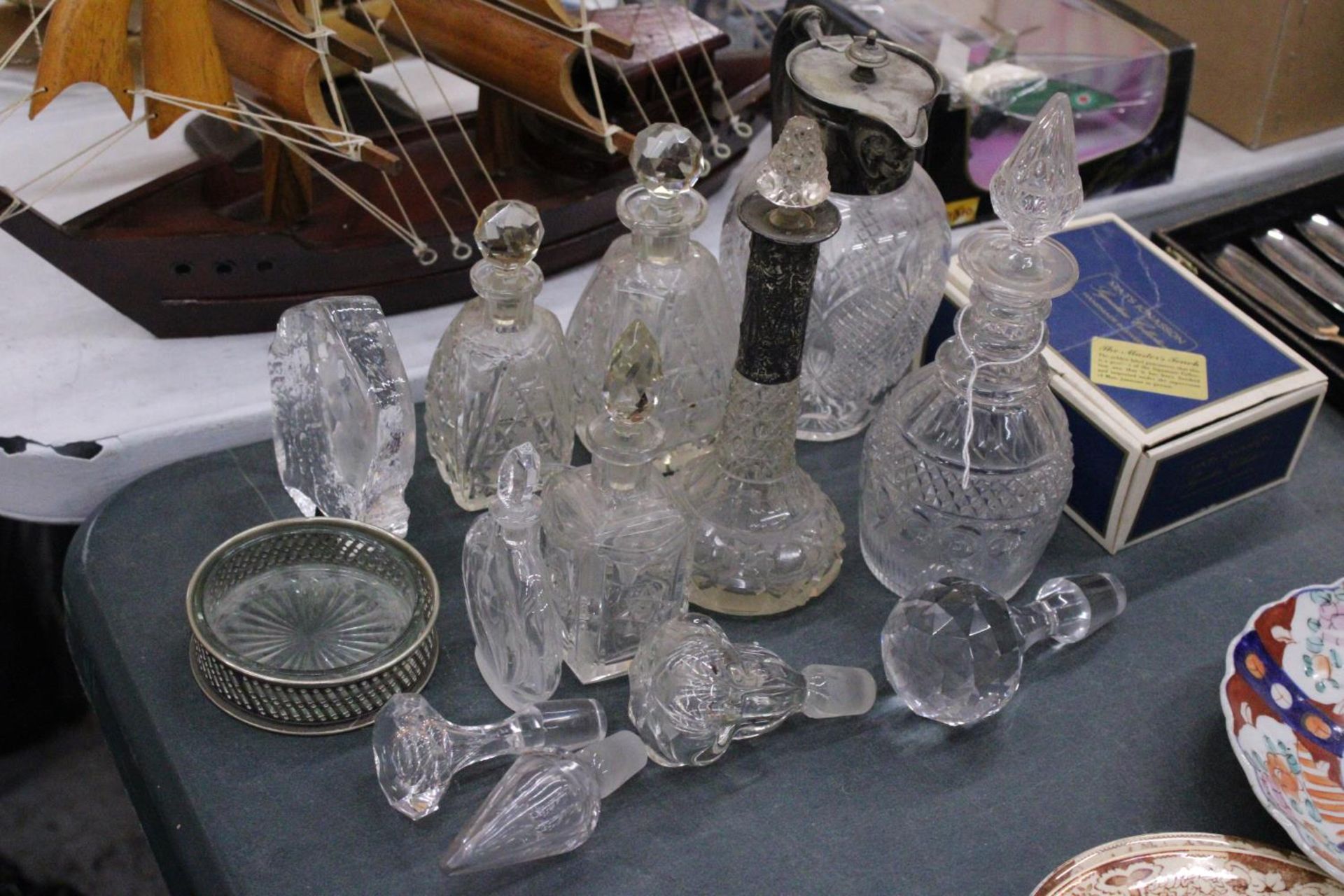 A QUANTITY OF GLASSWARE TO INCLUDE SCENT BOTTLES, A JUG WITH SILVER PLATED TOP, PAPERWEIGHTS, A - Image 2 of 6