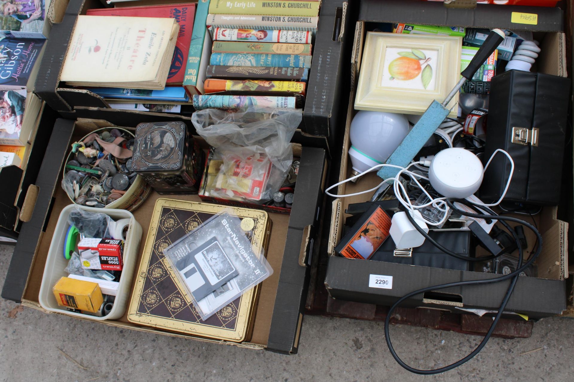 AN ASSORTMENT OF VARIOUS HOUSEHOLD CLEARANCE ITEMS - Image 3 of 3