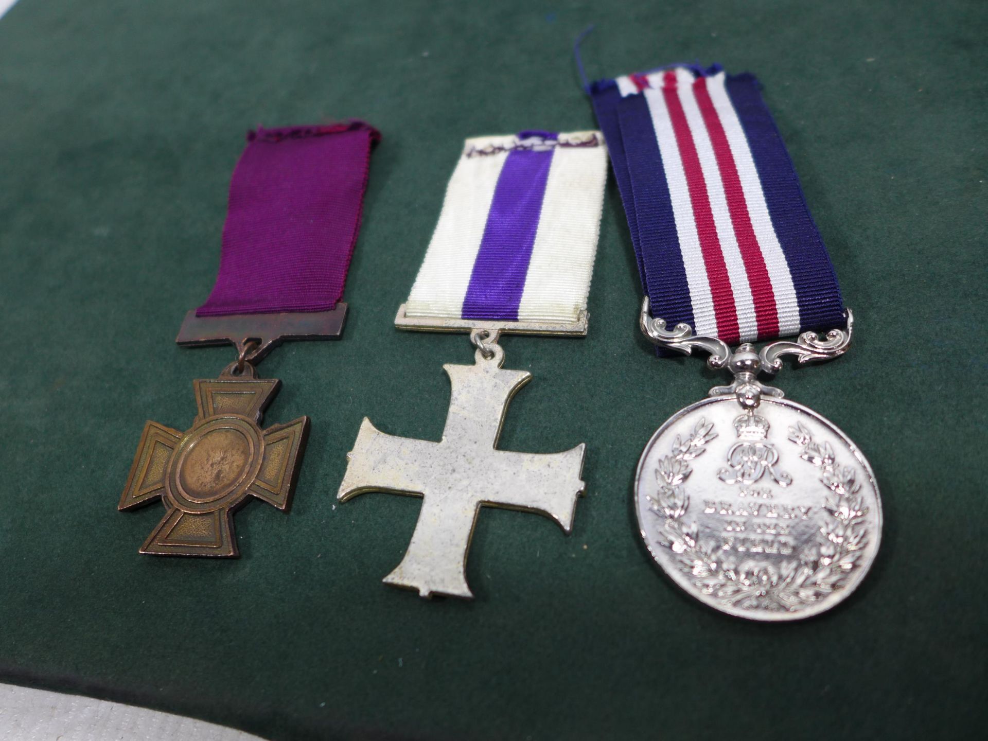 THREE REPLICA MEDALS, TO INCLUDE VICTORIA CROSS, MILITARY CROSS AND A MILITARY MEDAL - Image 2 of 2