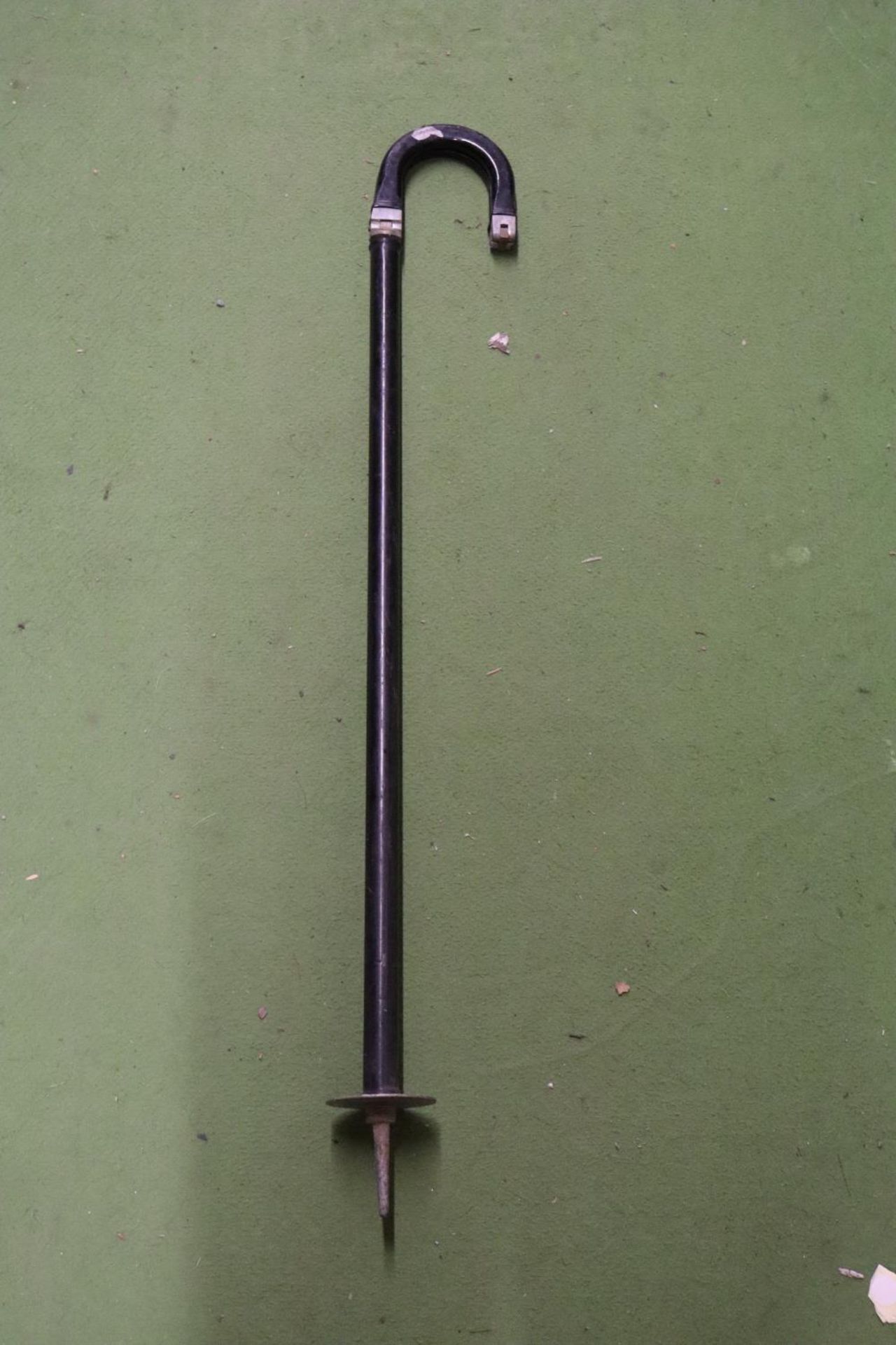 A VINTAGE SHOOTING STICK