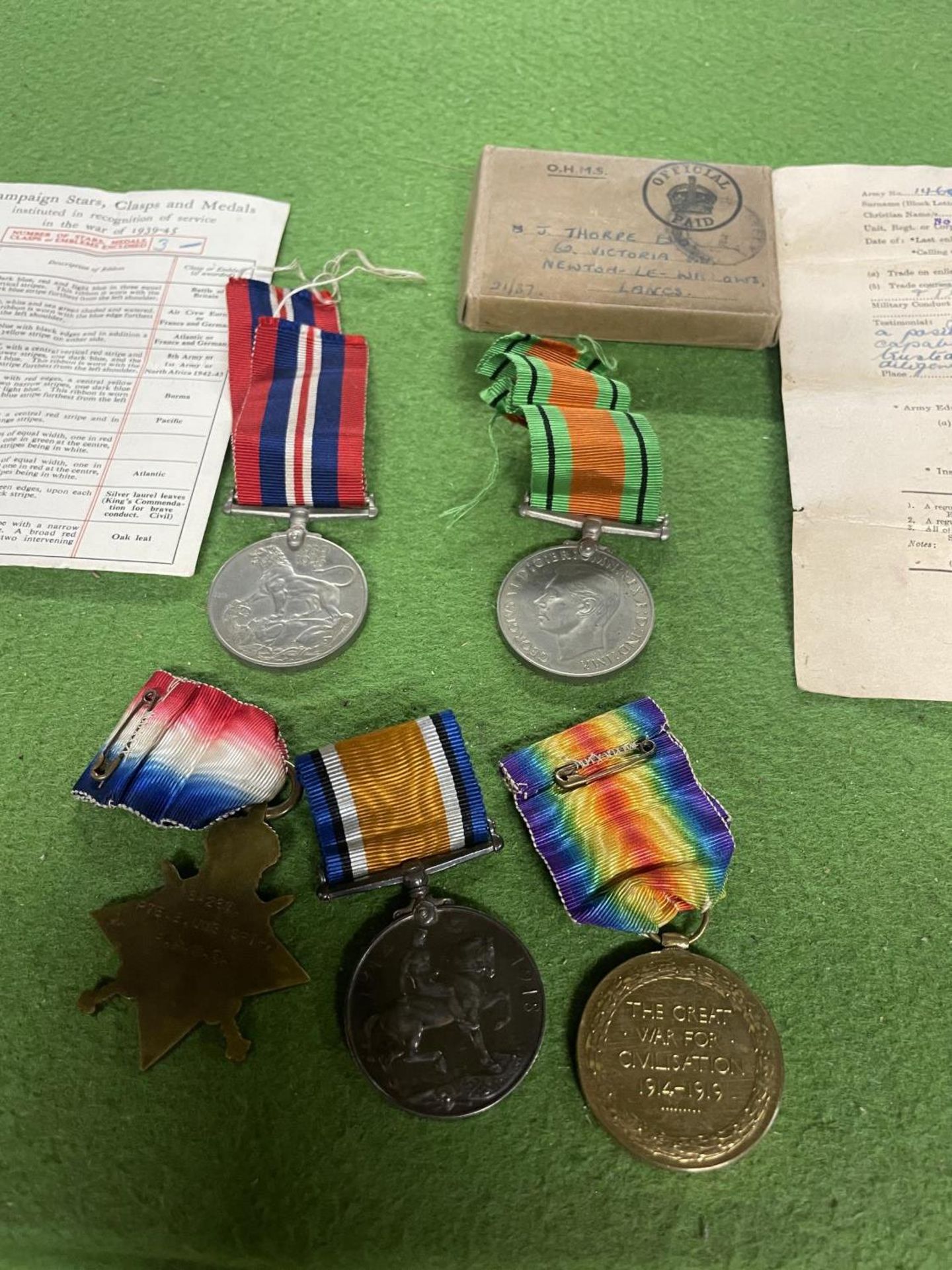 A WW1 MEDAL PAIR AWARDED TO 34260 PRIVATE E UNSWORTH R.A.M.C. TWO WWII MEDALS WITH PAPERWORK. - Bild 4 aus 4