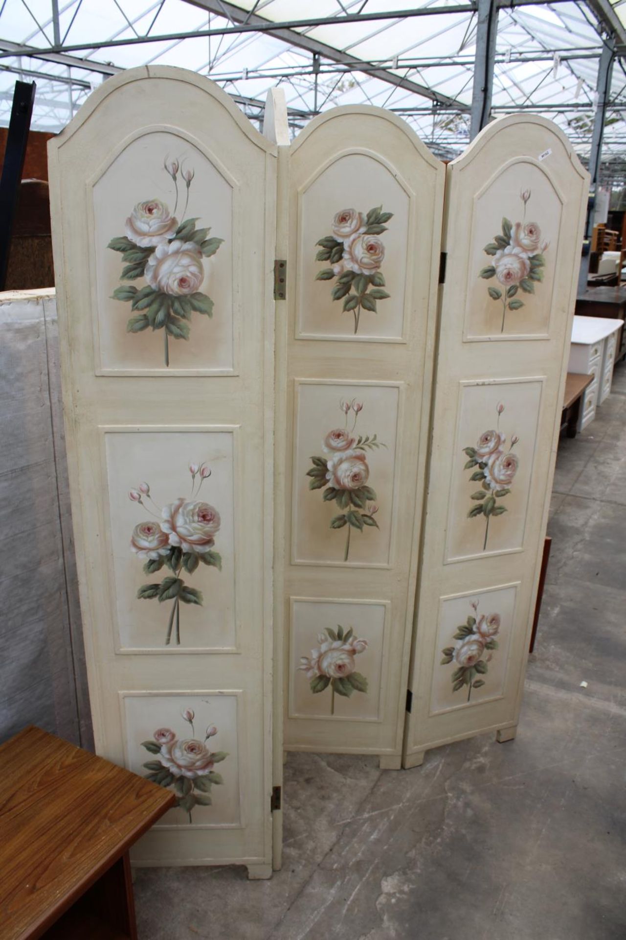 A MODERN FOUR DIVISION SCREEN WITH FLORAL PAINTED PANELS, EACH PANEL 71" X 16"