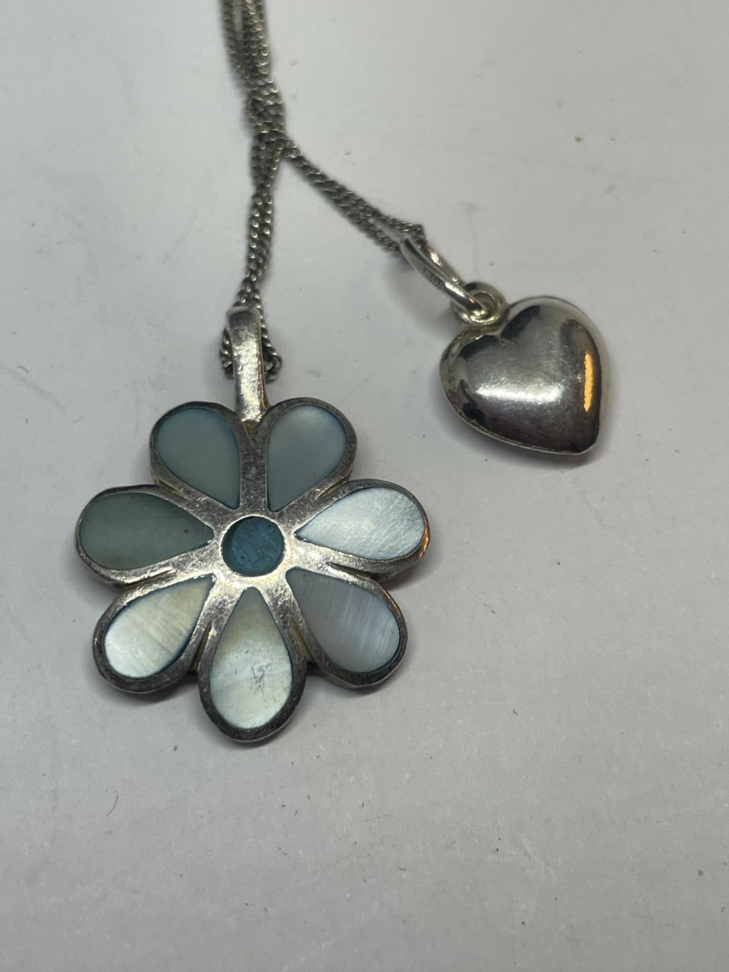 FOUR SILVER NECKLACES WITH PENDANTS - Image 3 of 3