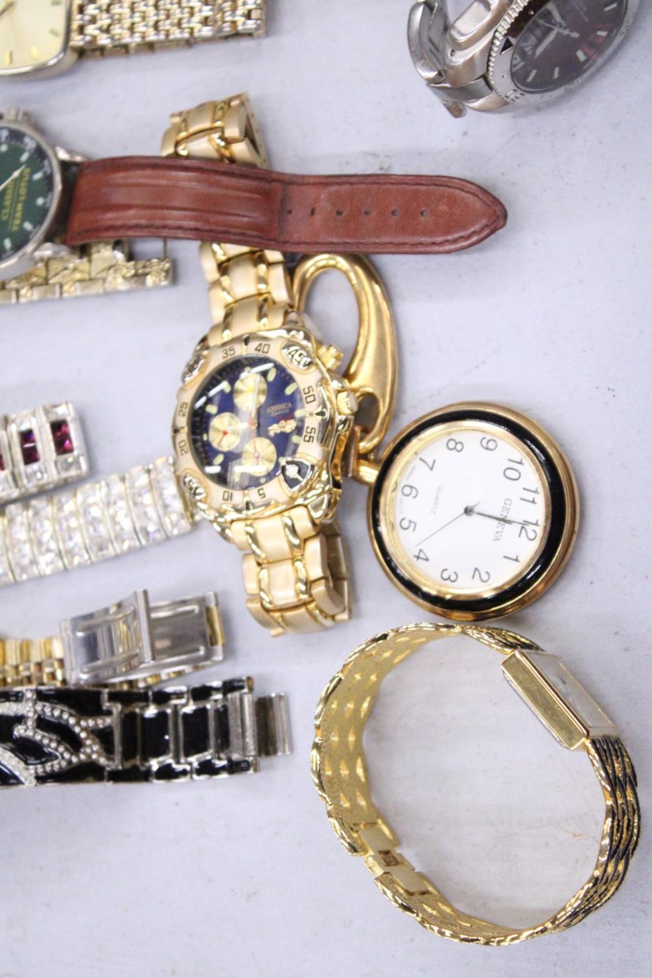A QUANTITY OF THIRTEEN WRISTWATCHES - Image 4 of 5