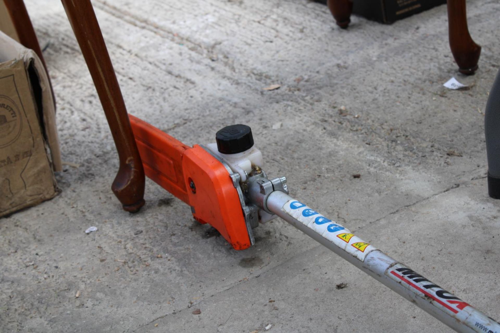 A MITOX LONG REACH PETROL CHAINSAW - Image 3 of 3