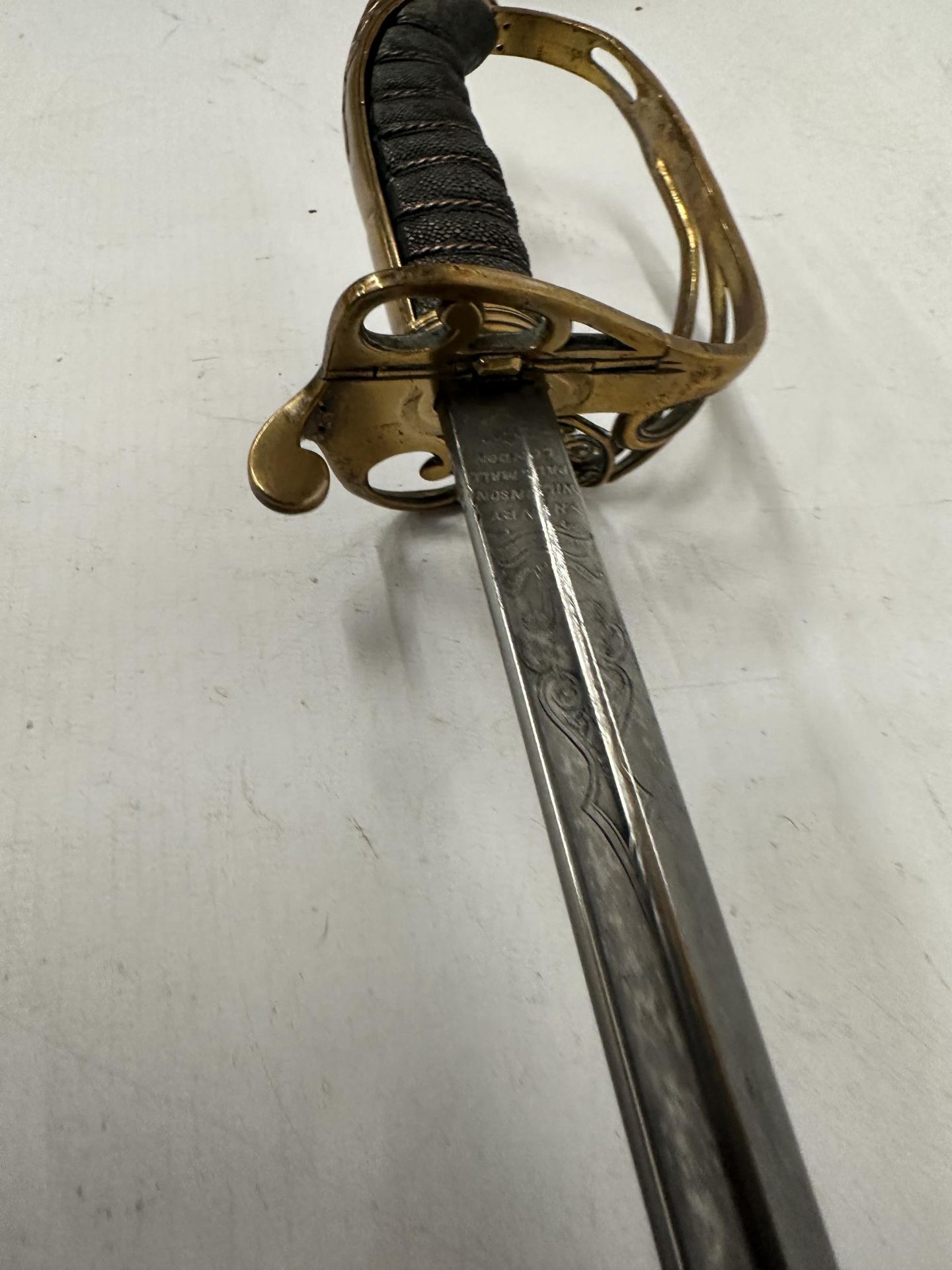 A QUEEN VICTORIA 1845 / 1854 INFANTRY OFFICERS SWORD AND SCABBARD, 73CM BLADE WITH ACID ETCHED - Bild 9 aus 18