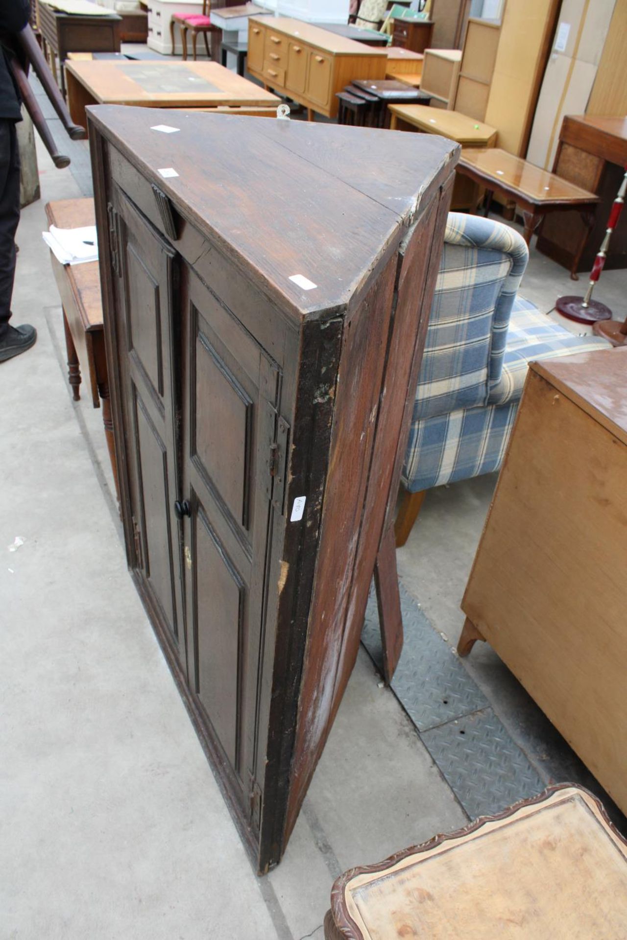 A GEORGE III OAK TWO DOOR PANELLED CORNER CUPBOARD, 36.5" WIDE - Image 2 of 3