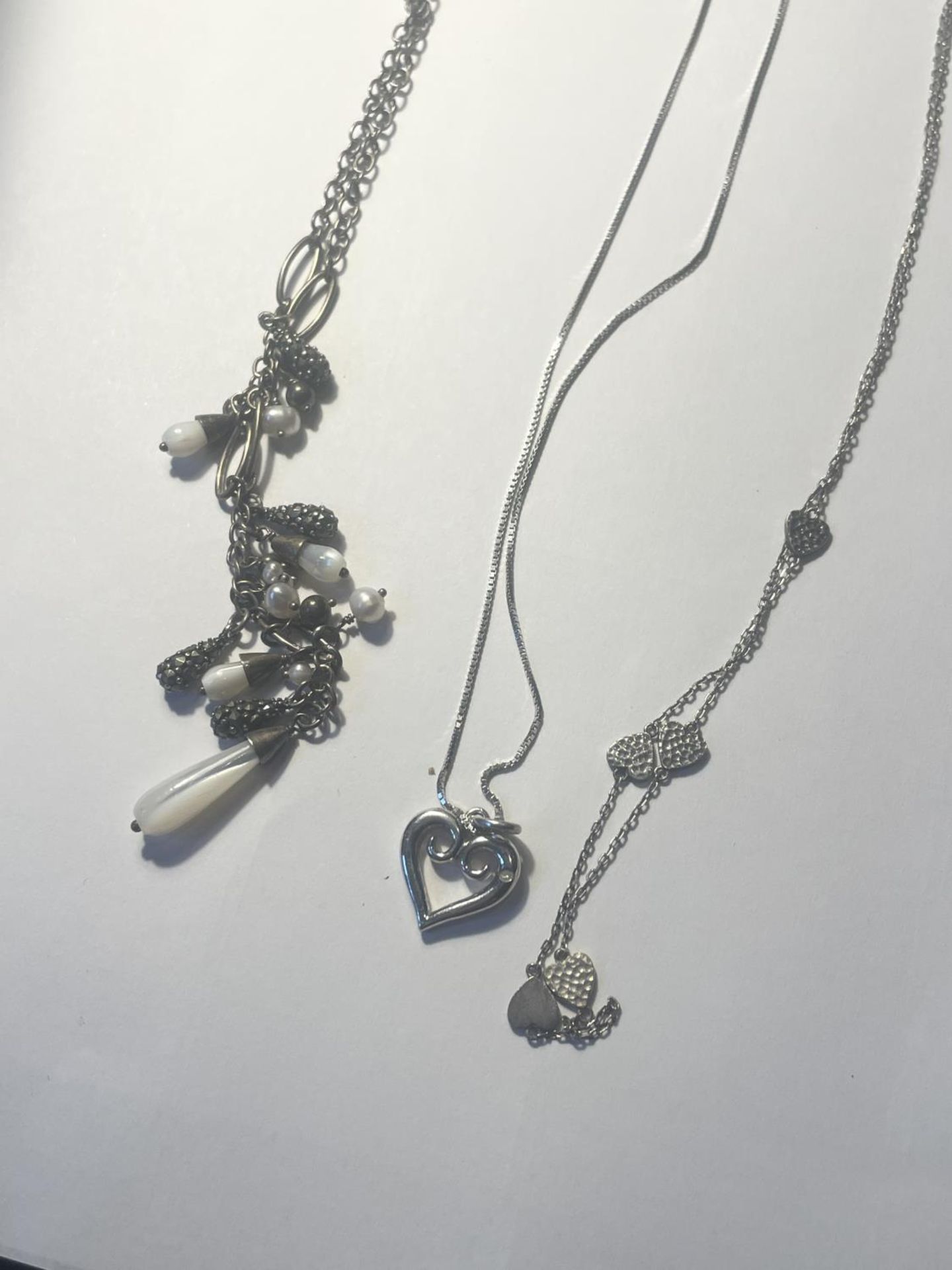FOUR MARKED SILVER ITEMS TO INCLUDE THREE NECKLACES AND A BRACELET - Image 2 of 3