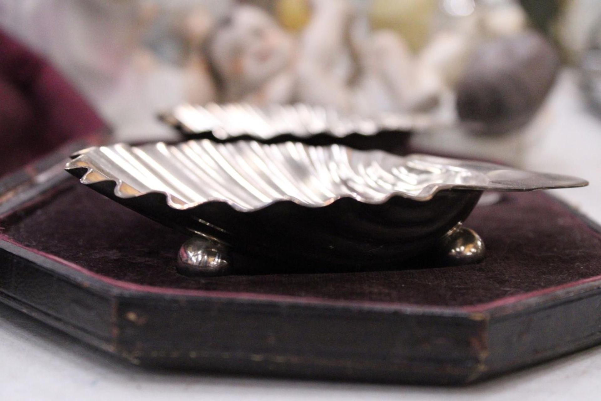 A BOXED SILVER PLATED "SHELLS AND FORK" OYSTER SET - Image 3 of 6