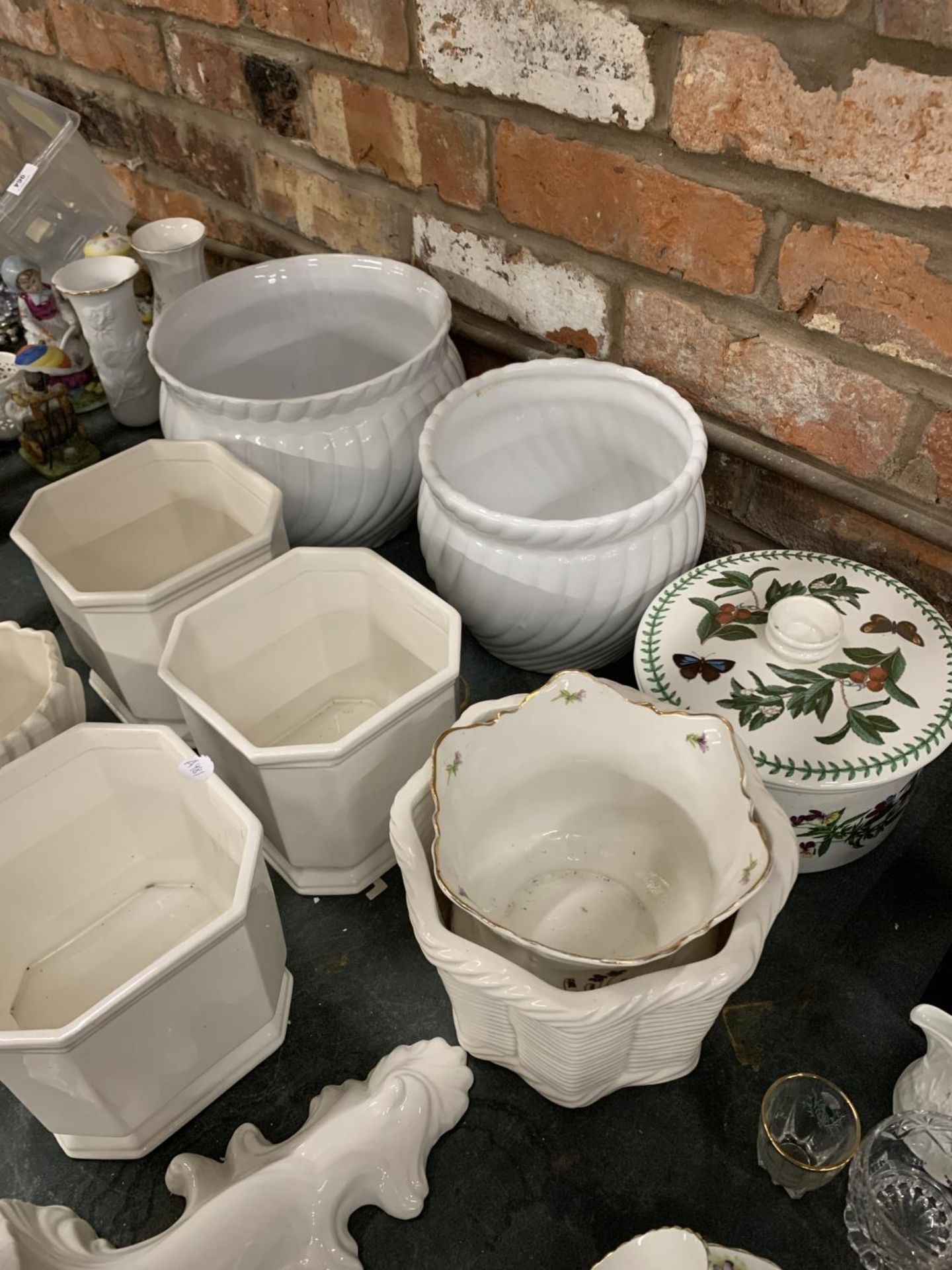 A MIXED LOT OF PLANTERS PLUS A PORTMEIRION CASSEROLE DISH ETC - Image 2 of 3