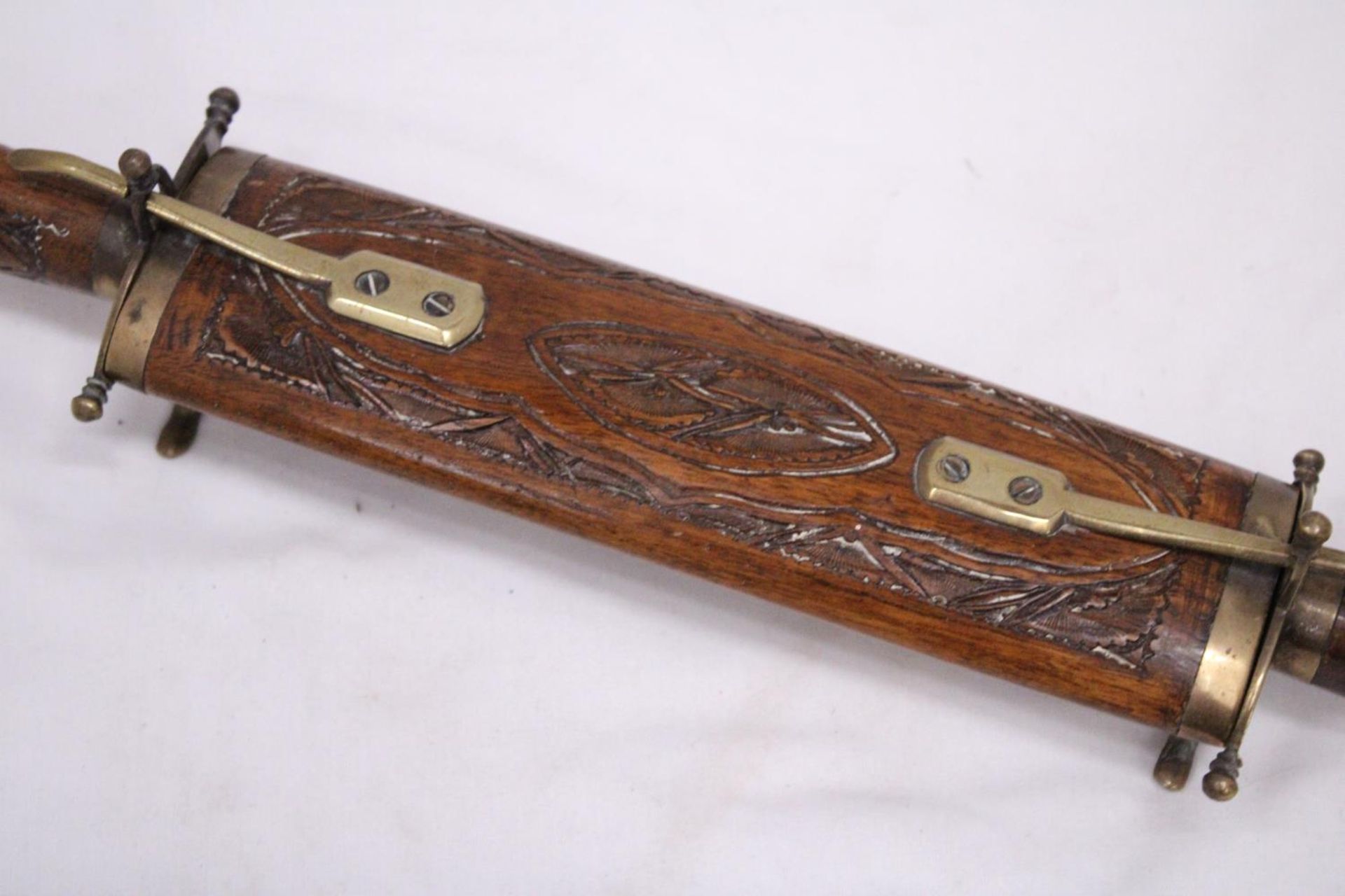 A HAND CARVED INDIAN KNIFE AND FORK - Image 2 of 6