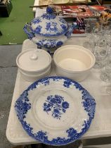 A LARGE VINTAGE 'VENETIAN' LIDDED TUREEN, PLATE AND LADEL, PLUS TWO LARGE SERVING DISHES